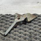 YZ962593000033 Кронштейн трапа для Sinotruk Sitrak C7H