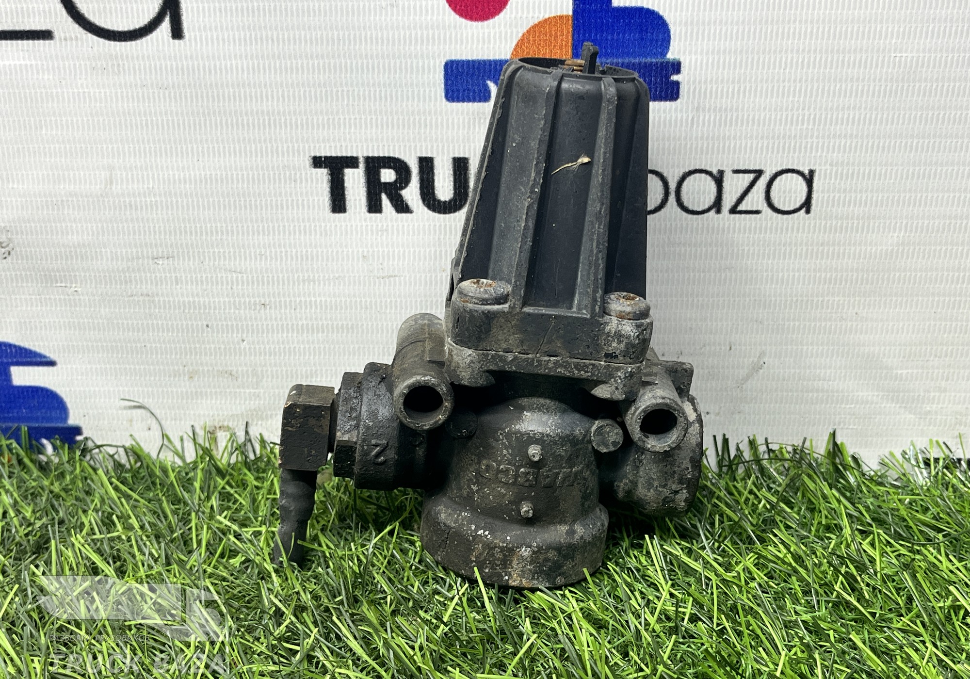 A0054290344 Регулятор давления воздуха