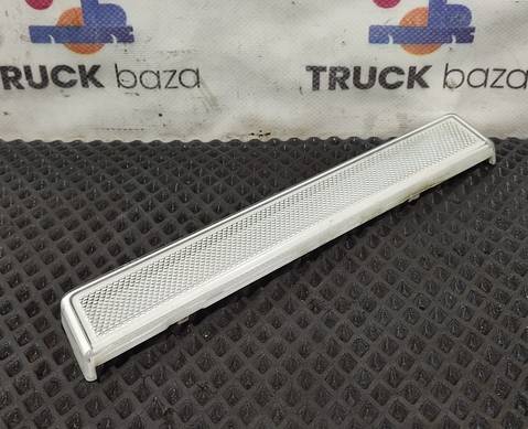 84817996 Светоотражатель левый для Renault T (с 2013)