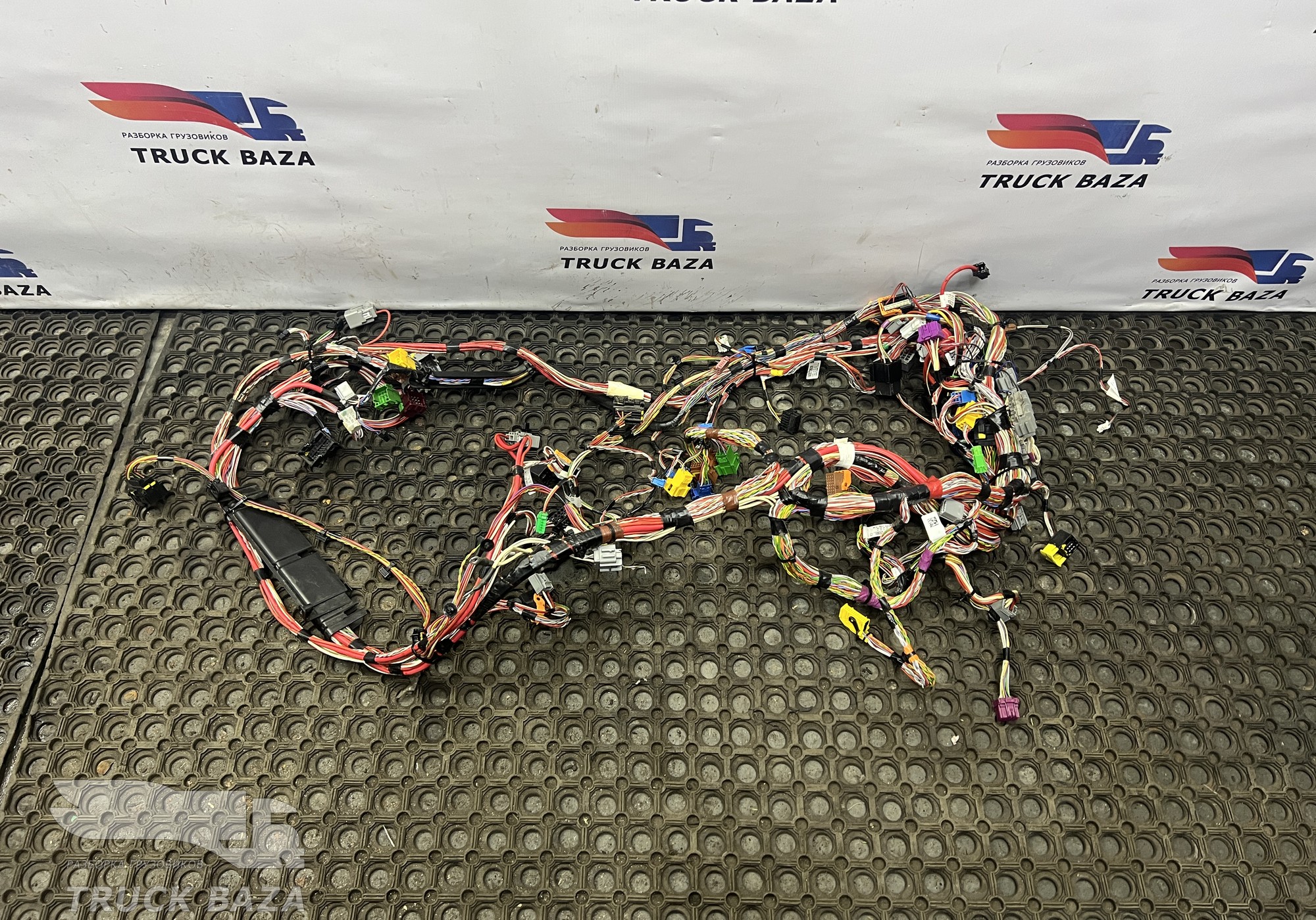 11MA012339 Проводка кабины для Renault T (с 2013)