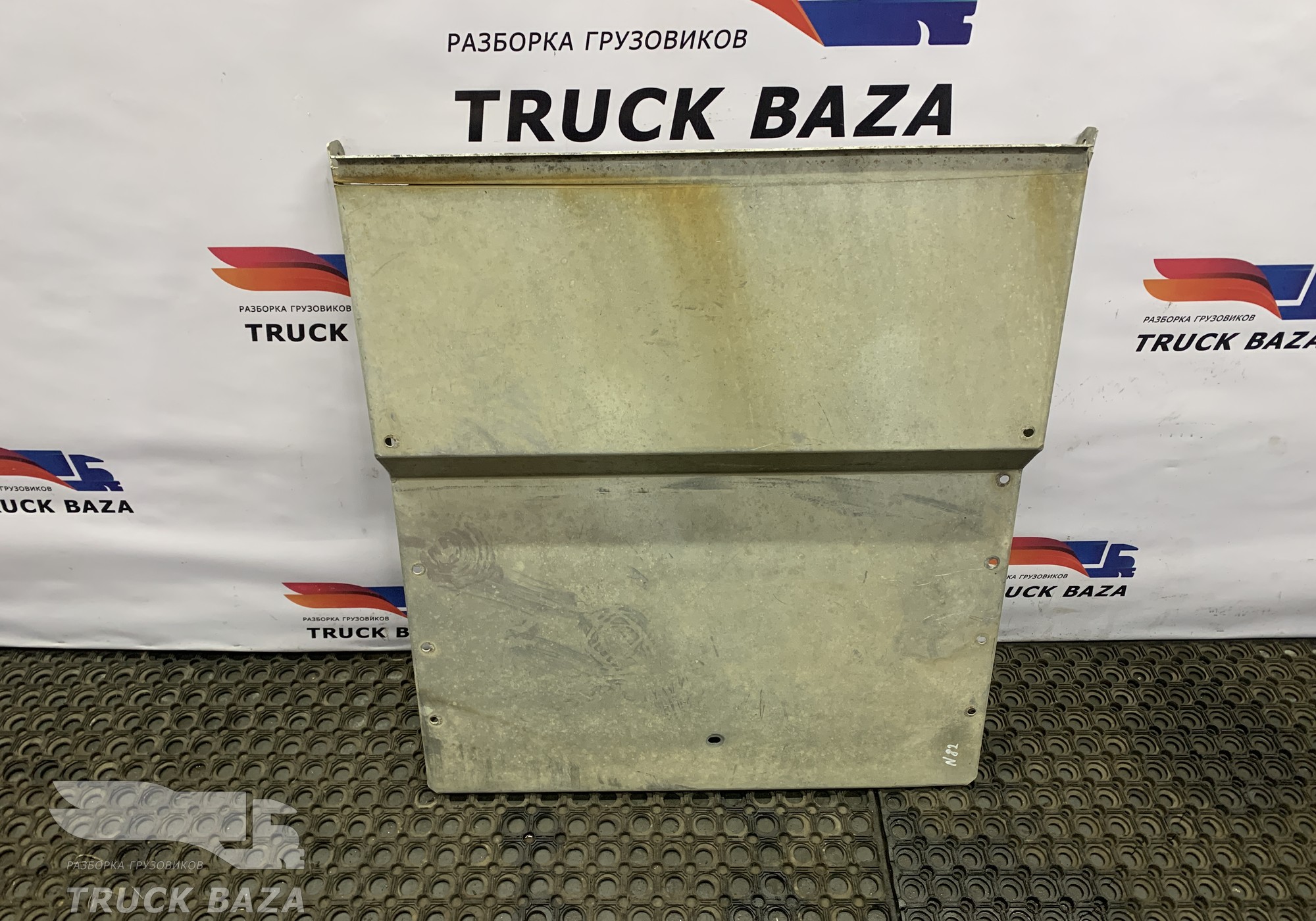 81153010117 Защитный лист КПП для Man TGS II (с 2012)