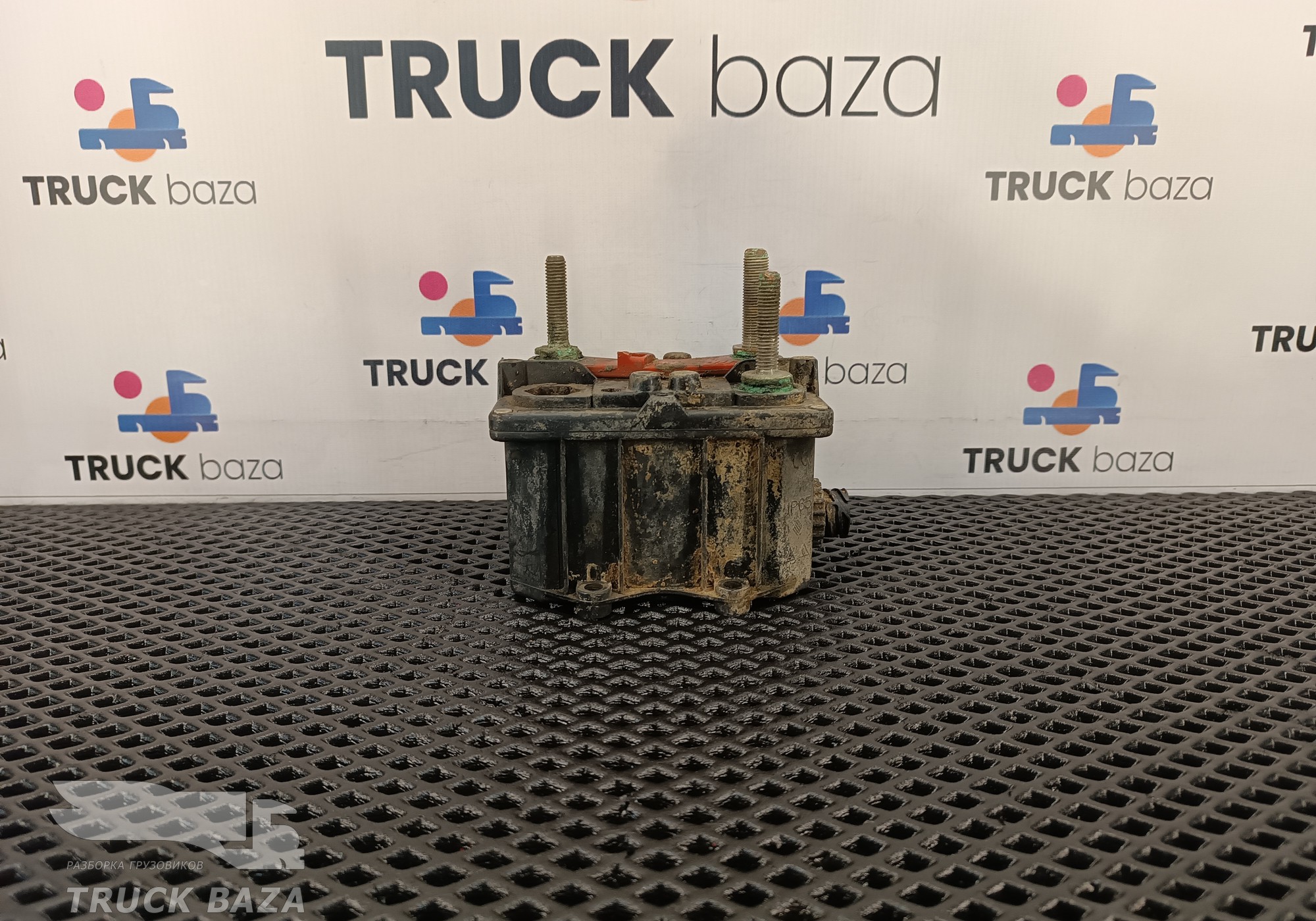 504019002 Выключатель массы для Iveco Stralis I (с 2002)