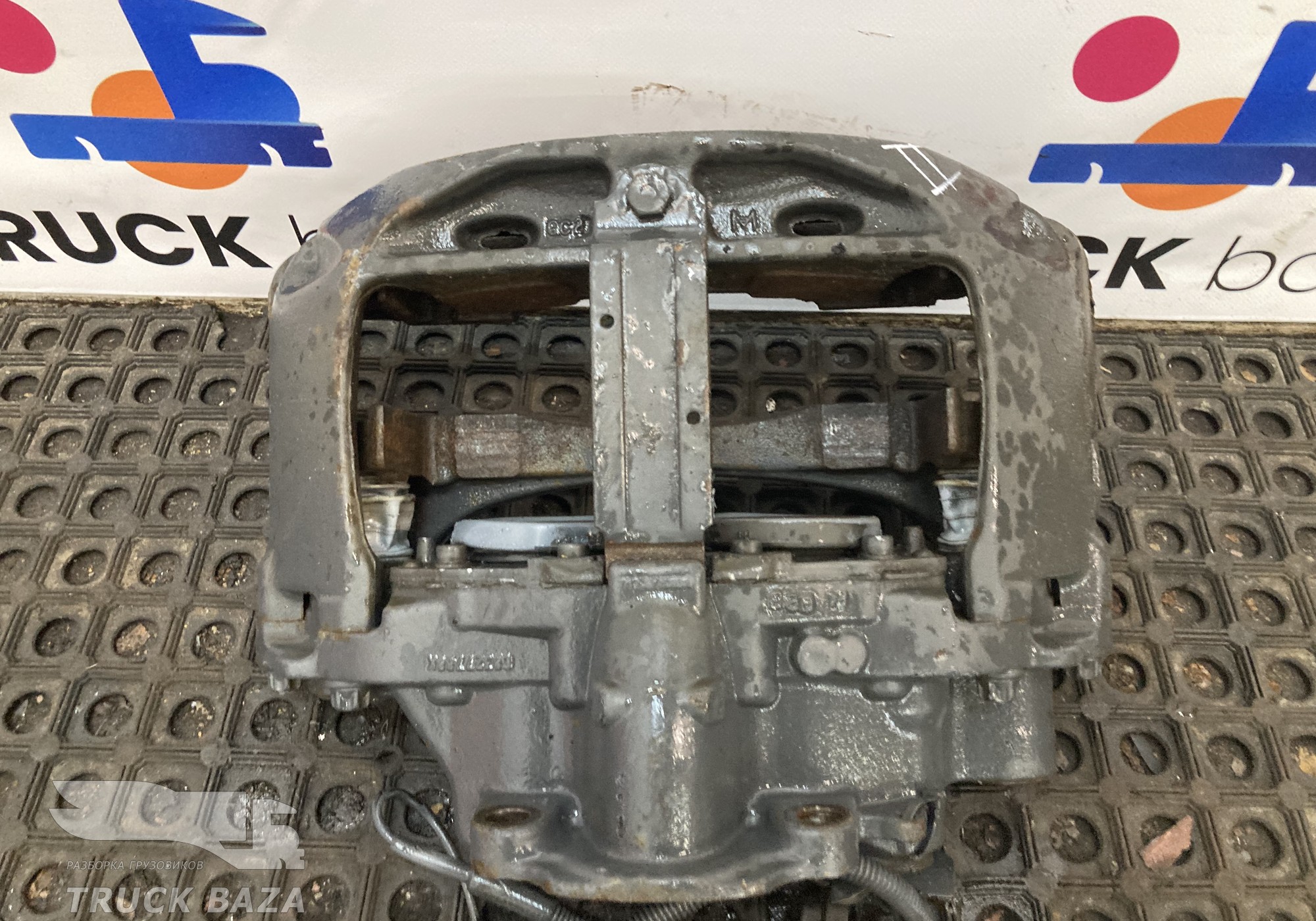 2429515 Суппорт правый R