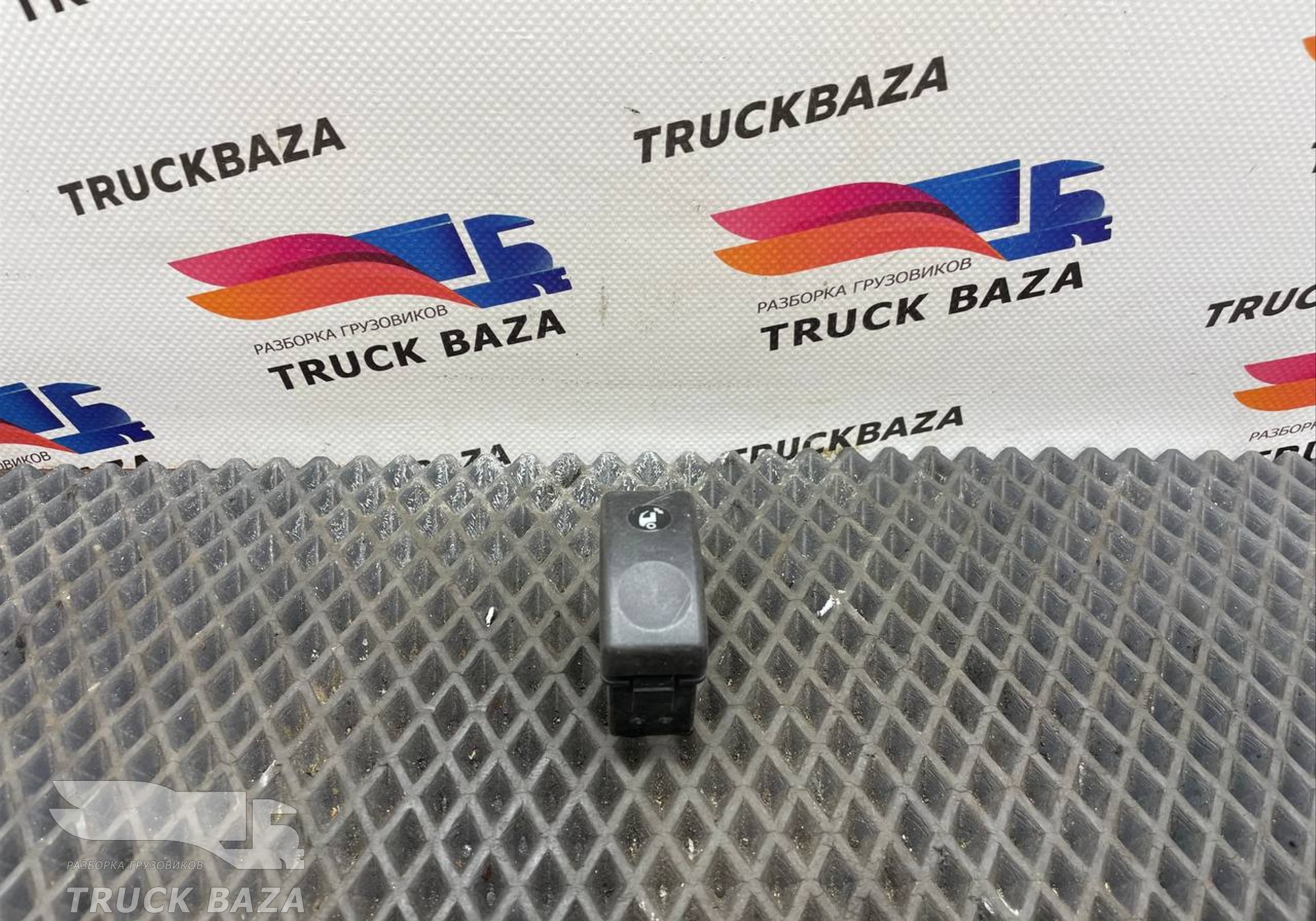 1435596 Кнопка люка для Daf XF105 (с 2005)