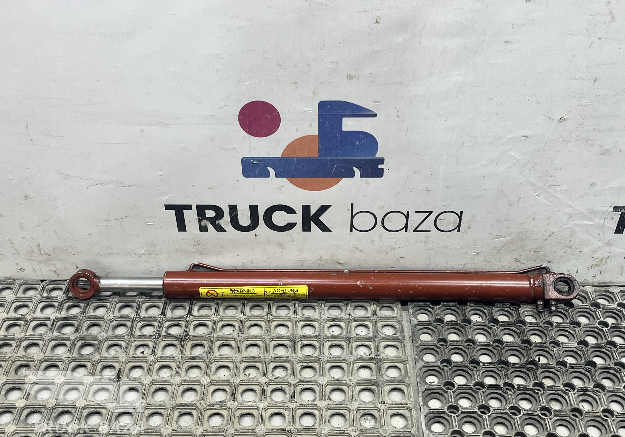 98427951 Цилиндр подъема кабины