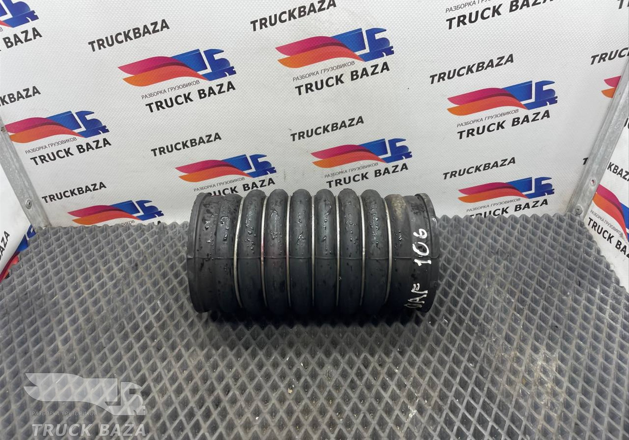 1813208 Патрубок интеркулера для Daf XF106 (с 2012)