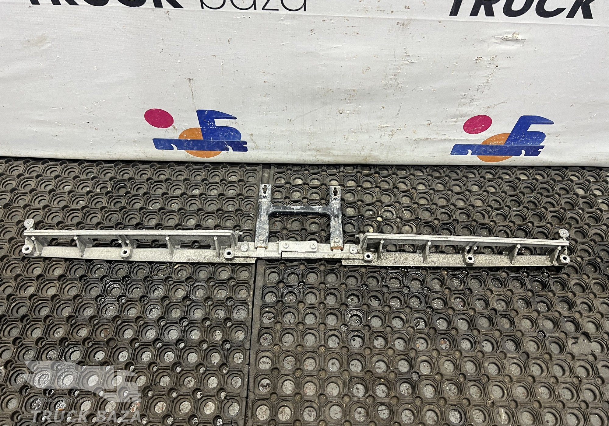 1857654 Подножка в сборе для Daf XF106 (с 2012)