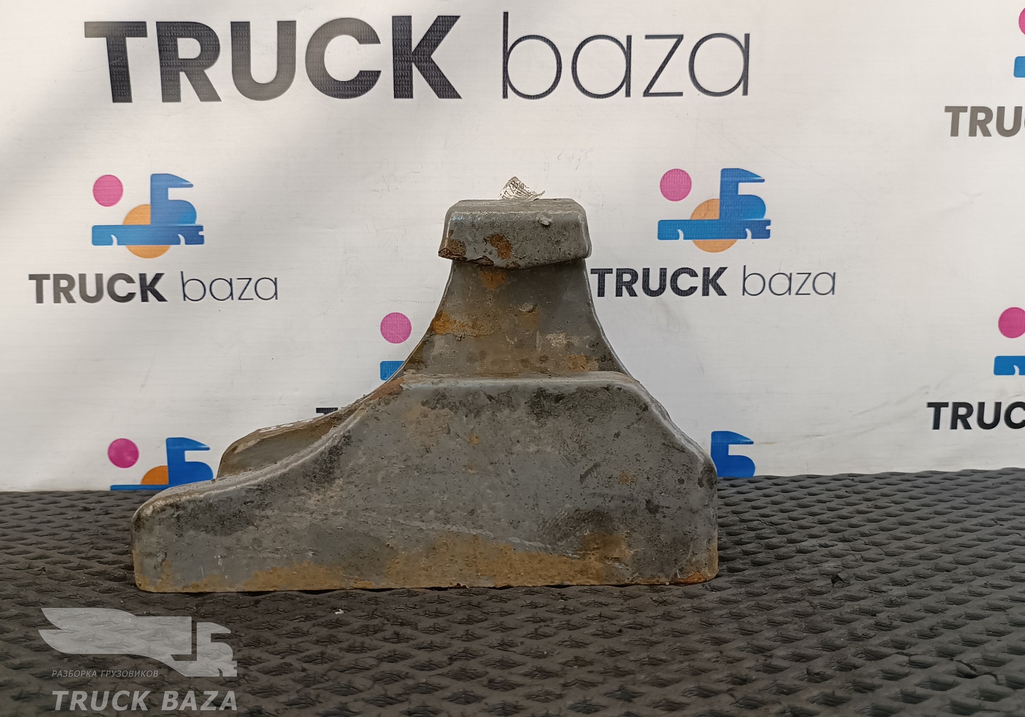 WG9725520277 Кронштейн задней рессоры левый для Sinotruk Sitrak C7H