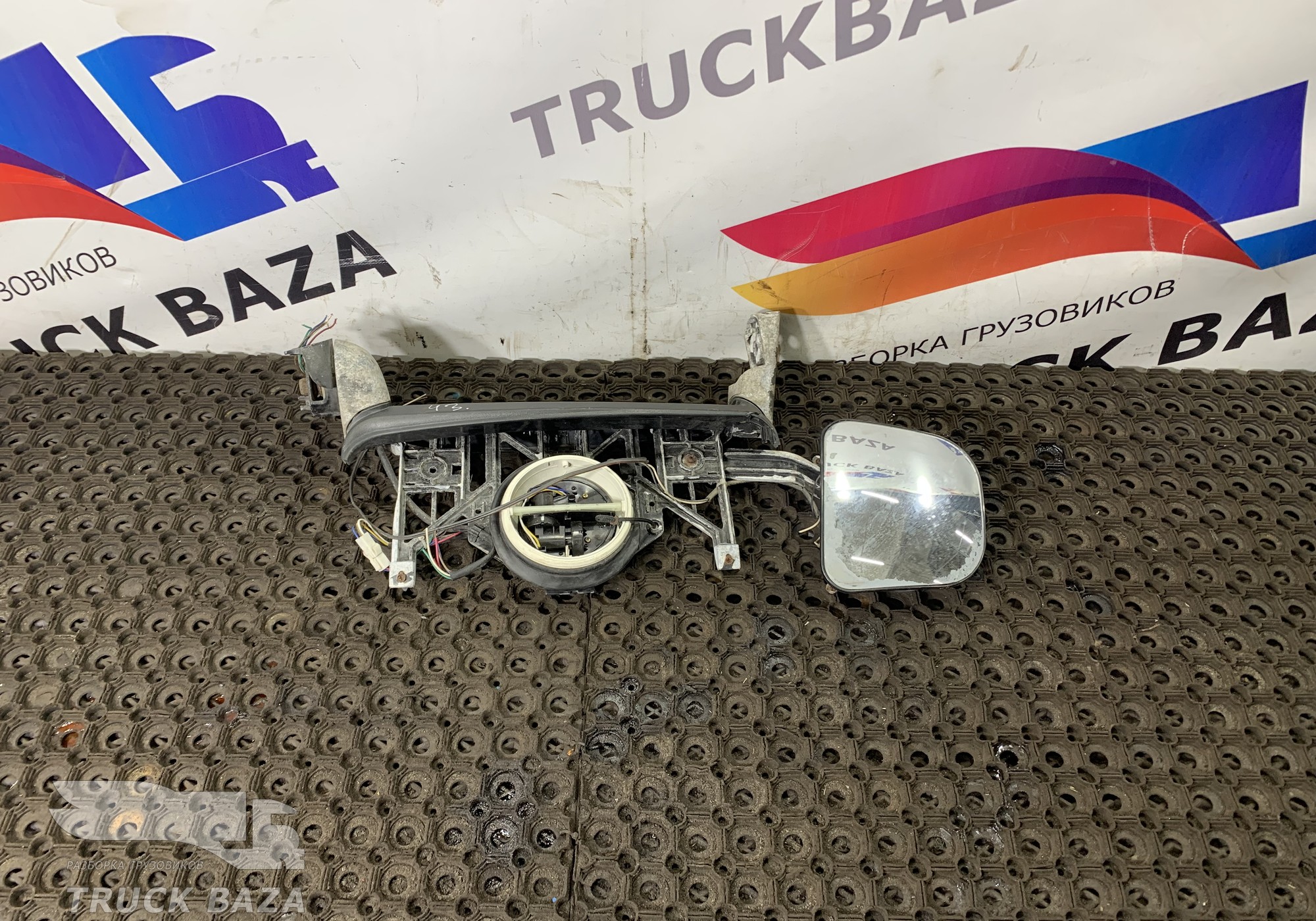 1732783 Зеркало заднего вида правое для Scania 5-series T (с 2004 по 2016)