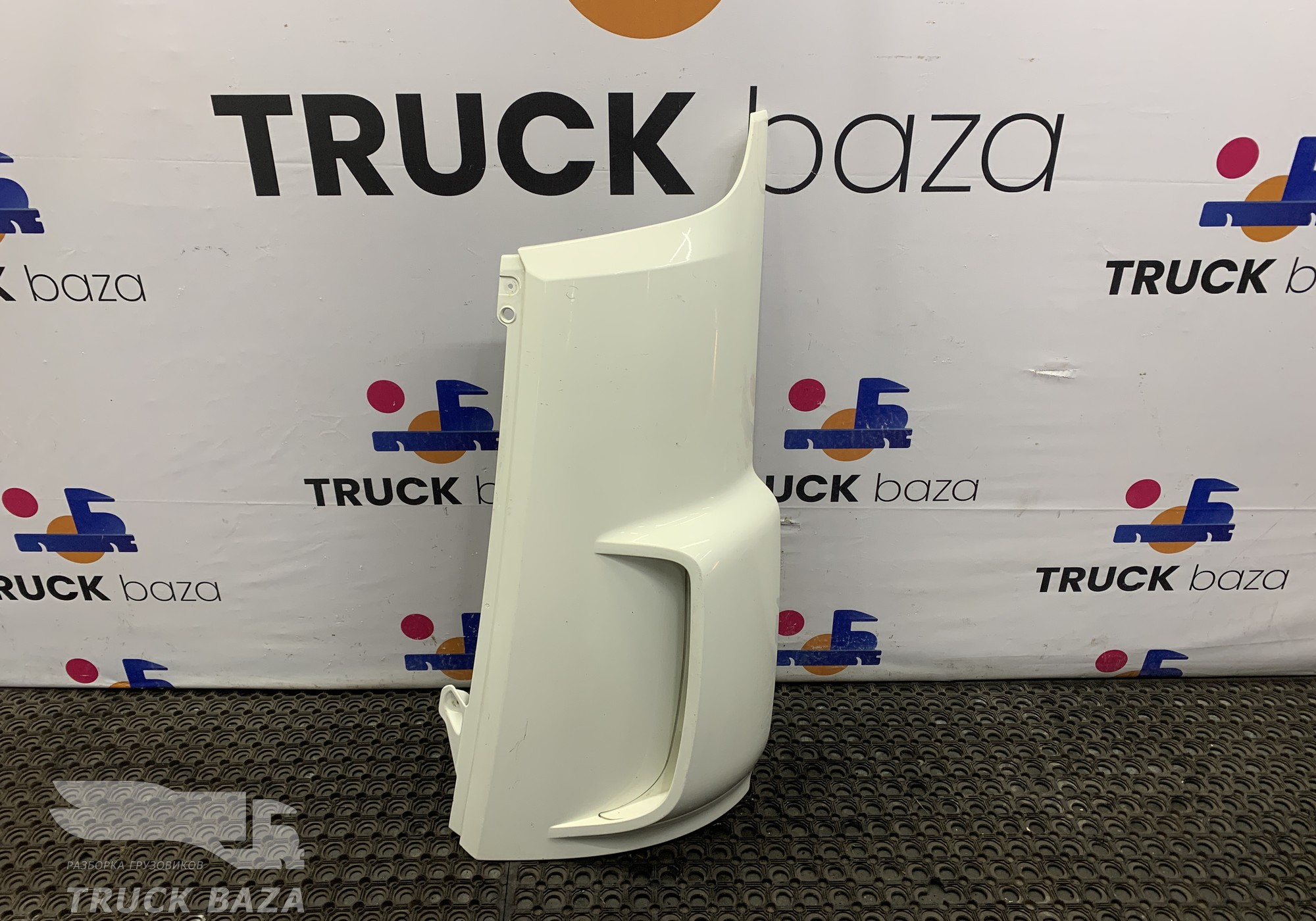 1835763 Угол кабины левый для Daf XF106 (с 2012)