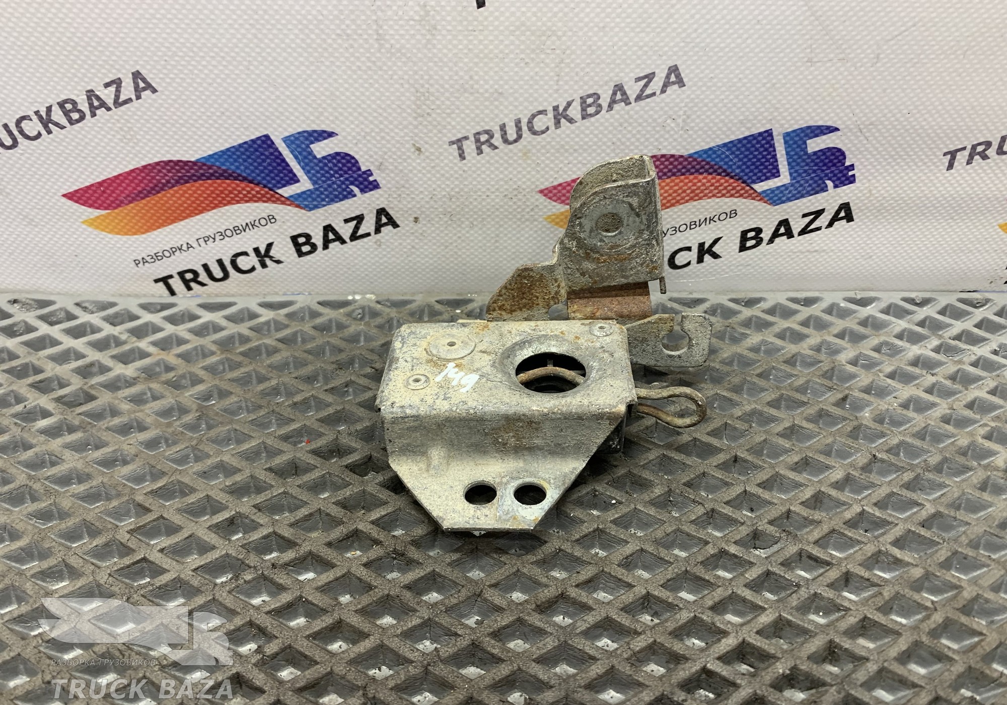 504274175 Замок капота для Iveco Stralis