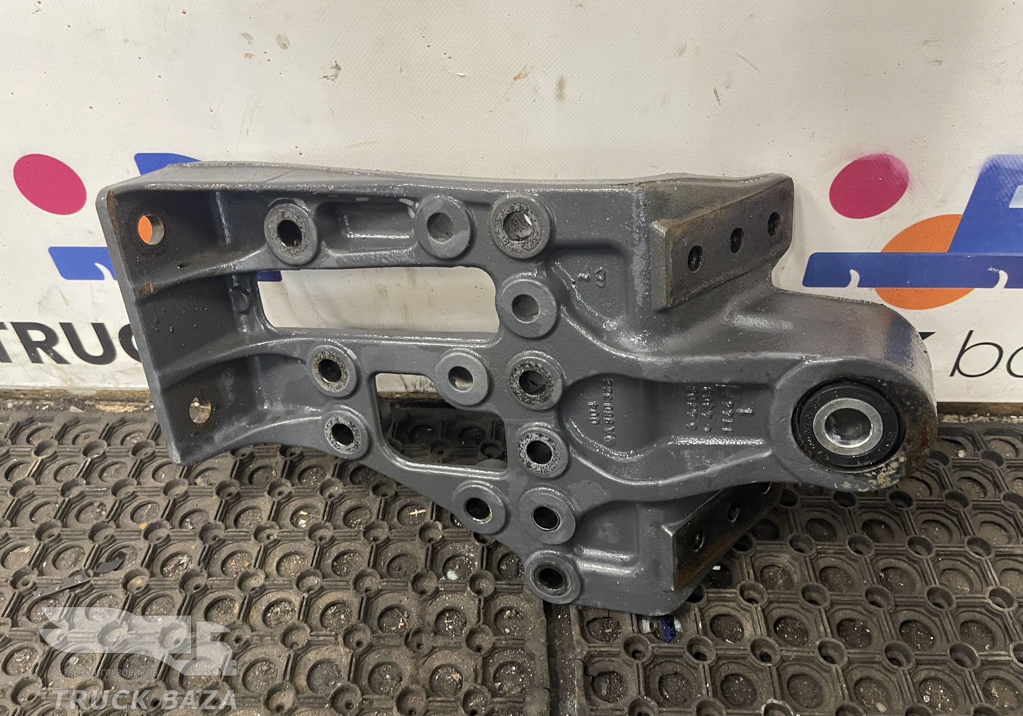 9603224703 Кронштейн передней рессоры правый для Mercedes-Benz Actros New Actros MP4 (с 2011)