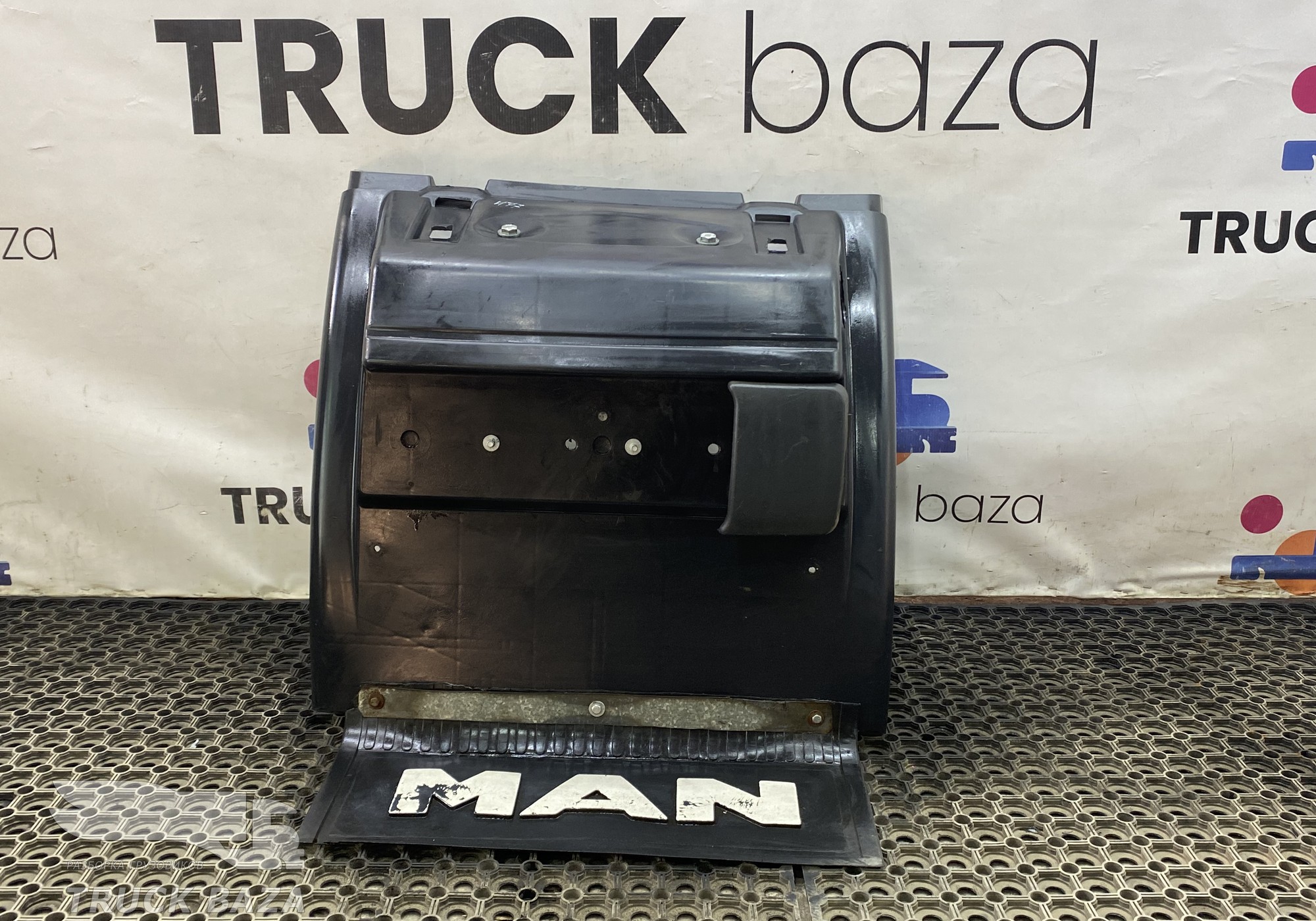 81664106604 Крыло заднее задняя часть