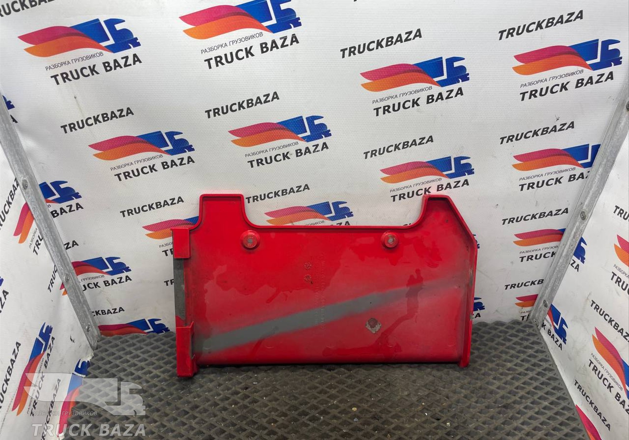 9438850122 Накладка бампера правая