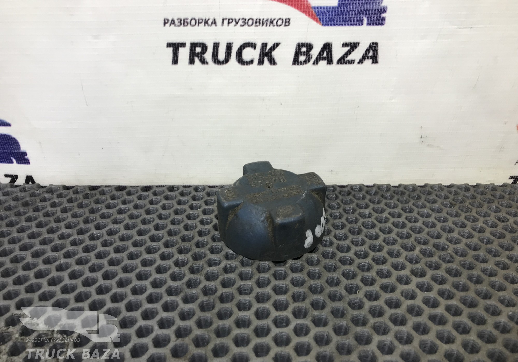 0005016715 Крышка расширительного бачка для Mercedes-Benz