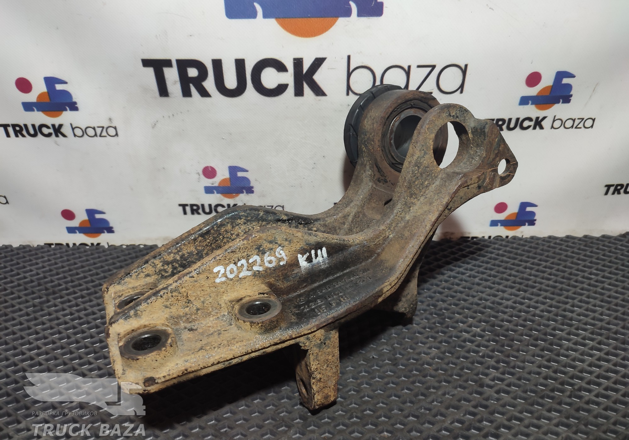 A9408914820 Кронштейн торсиона кабины левый для Mercedes-Benz Axor II (с 2004 по 2010)