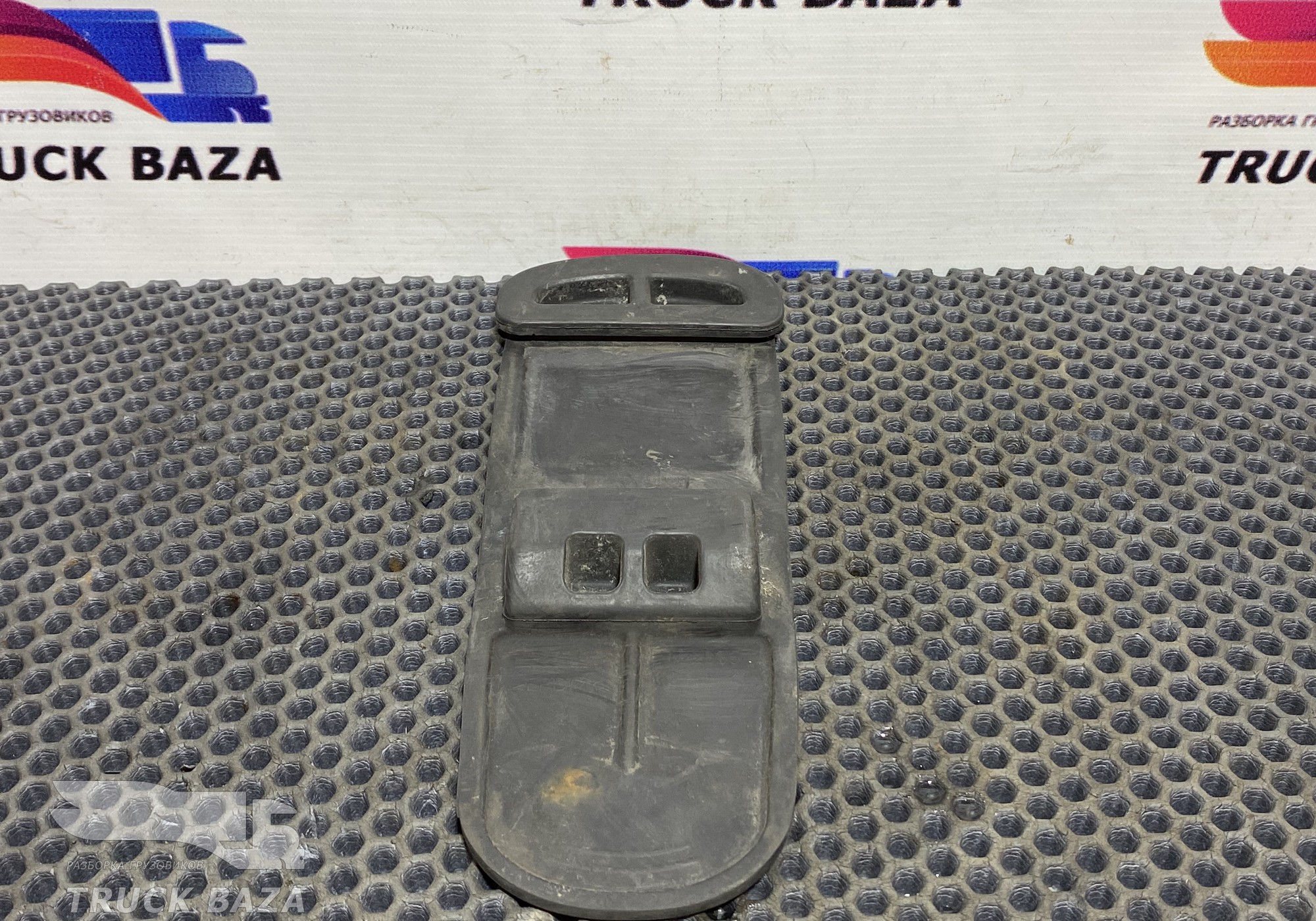 1927847 Крепеж заднего крыла верхней части