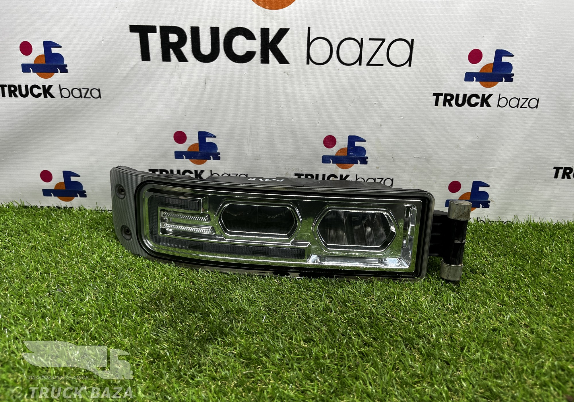 811W253206004 Фара противотуманная правая для Sinotruk Howo