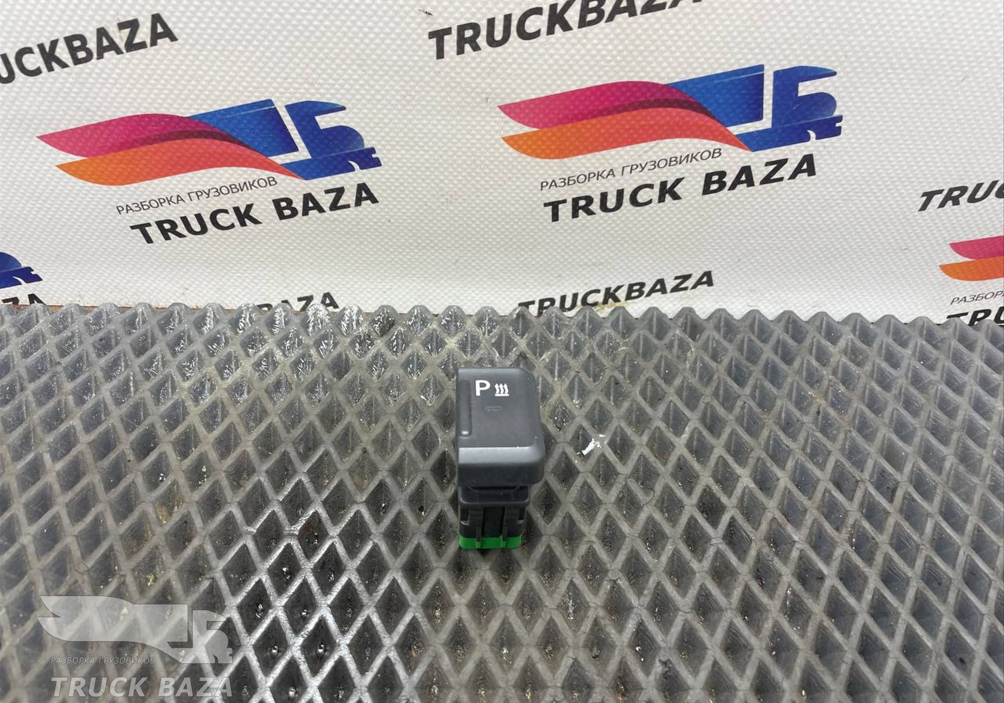 1832357 Кнопка автономного отопителя для Daf XF106 (с 2012)