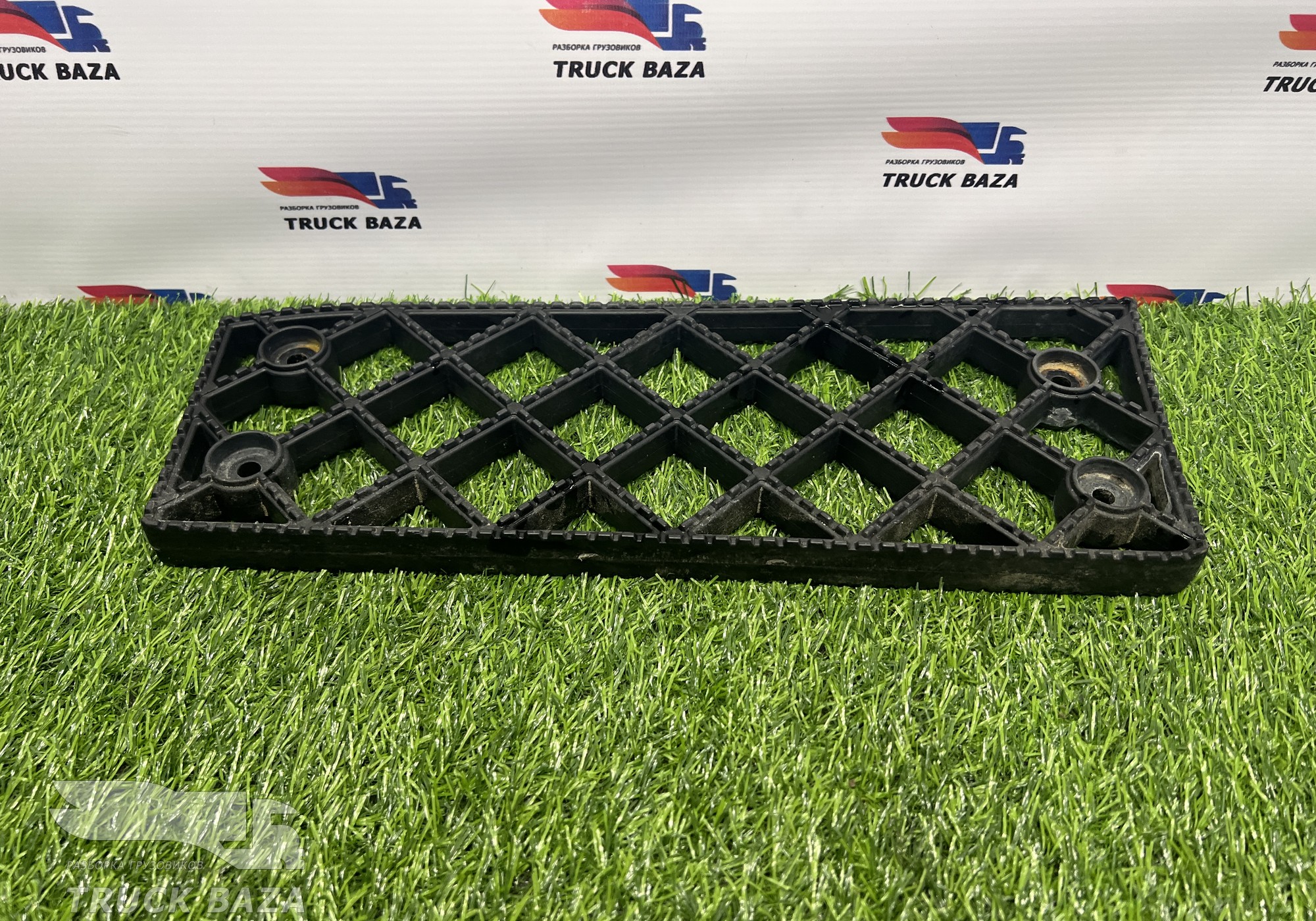 549018405037 Площадка подножки для КАМАЗ 54901