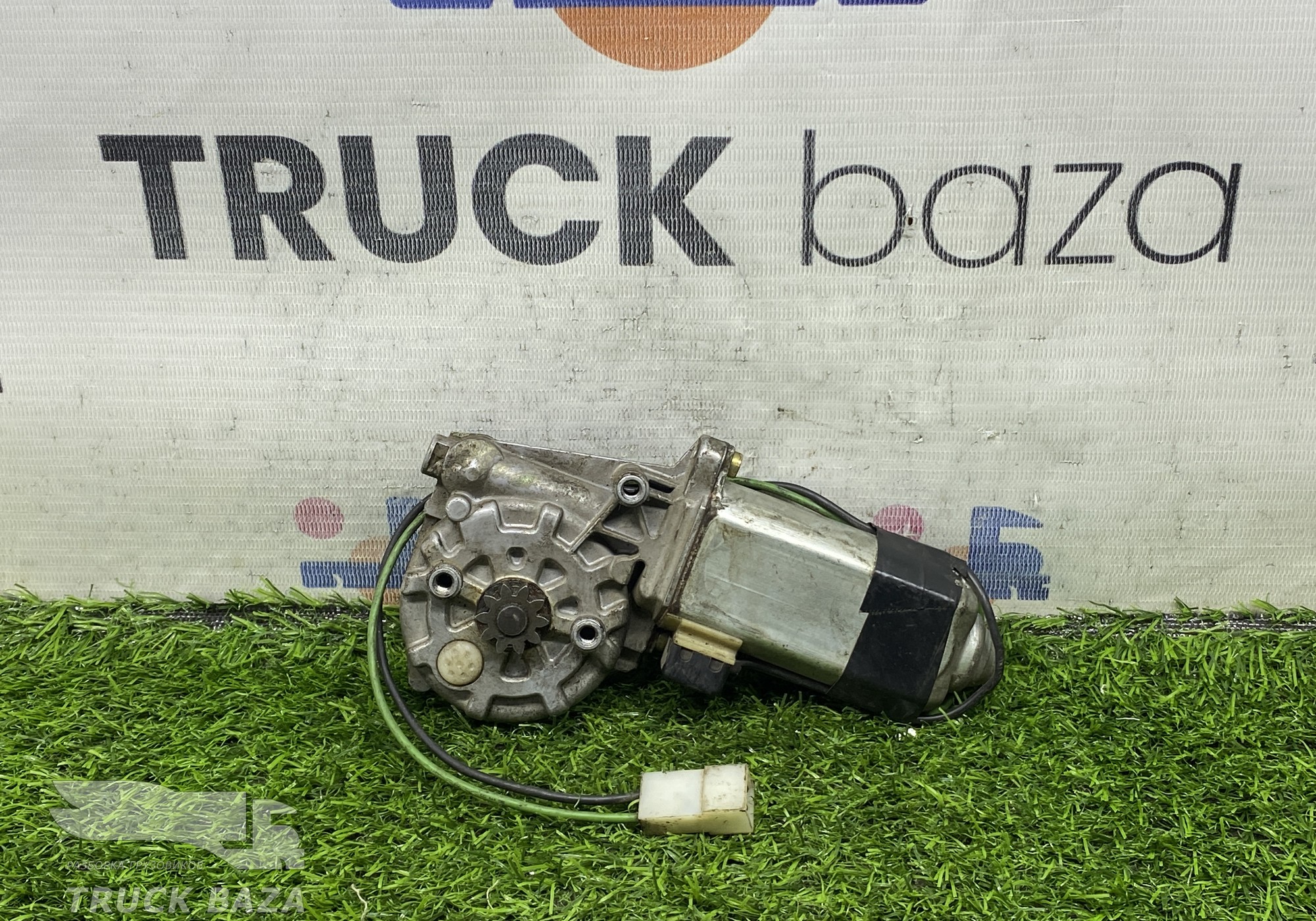 0130821074 Моторчик стеклоподъемника левый