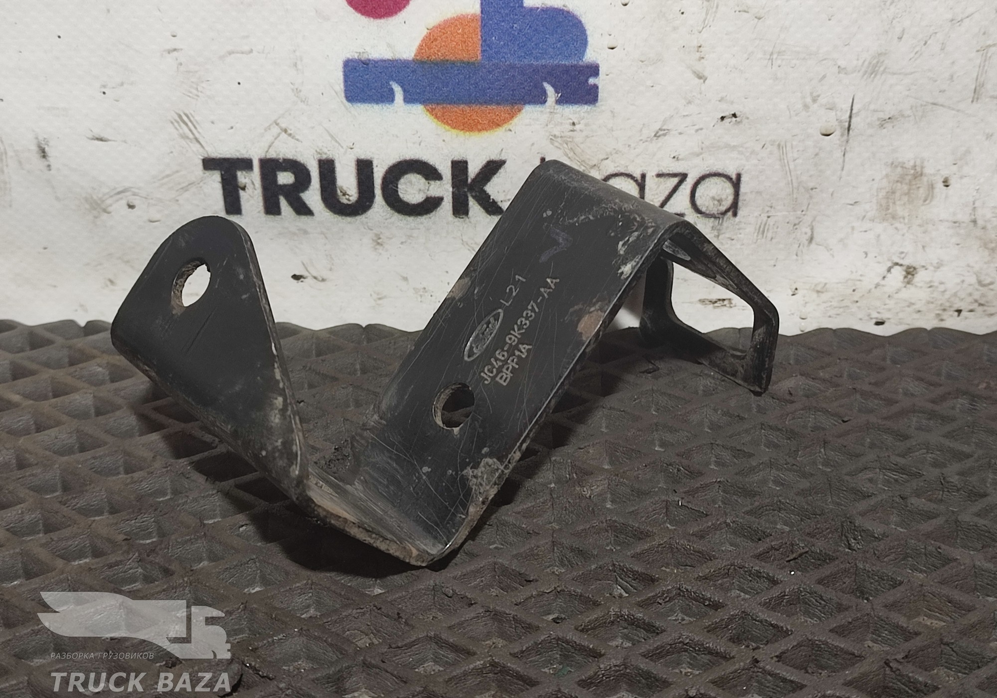 JC469K337AA Кронштейн топливной трубки для Ford F-MAX (с 2018)