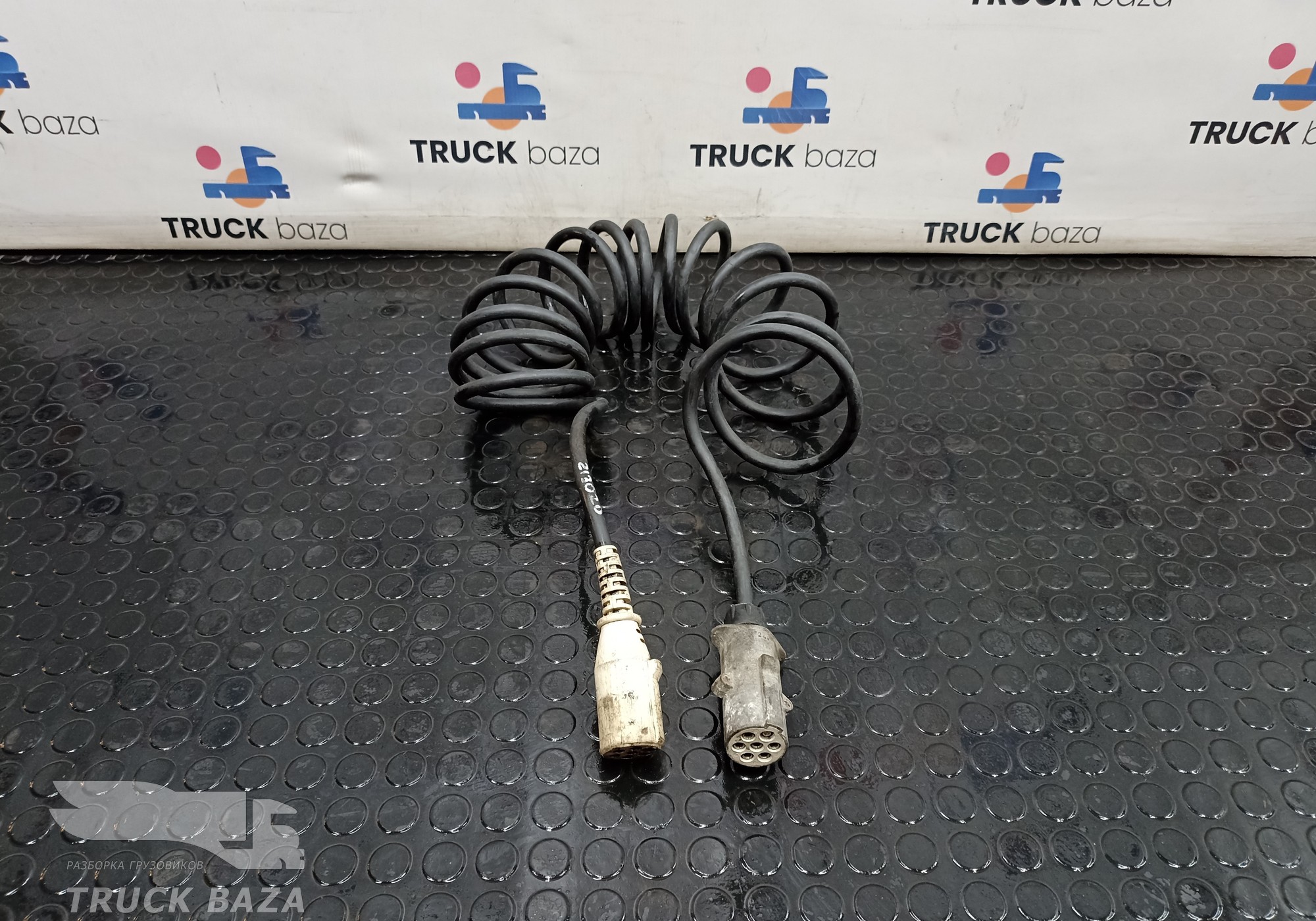 81254116064 Провод перекидной для Volvo