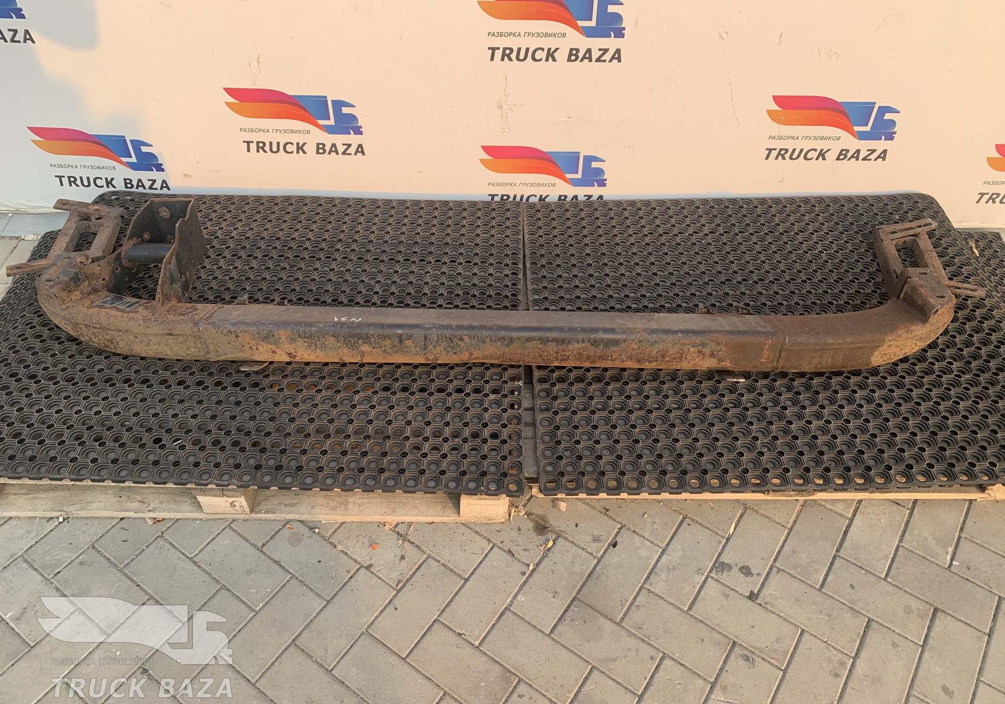 81416505024 Усилитель переднего бампера для Man TGA