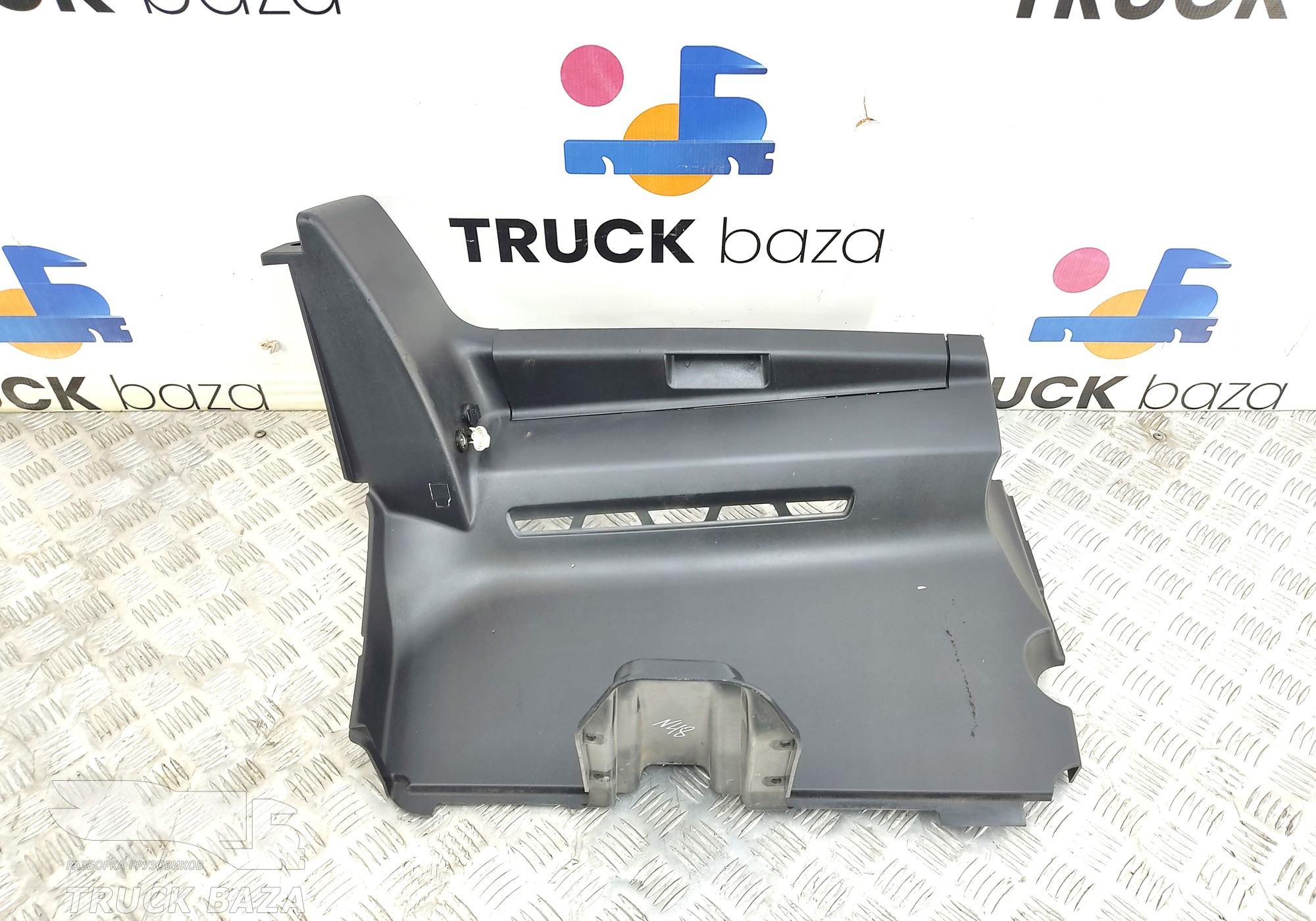 81614700040 Накладка декоративная