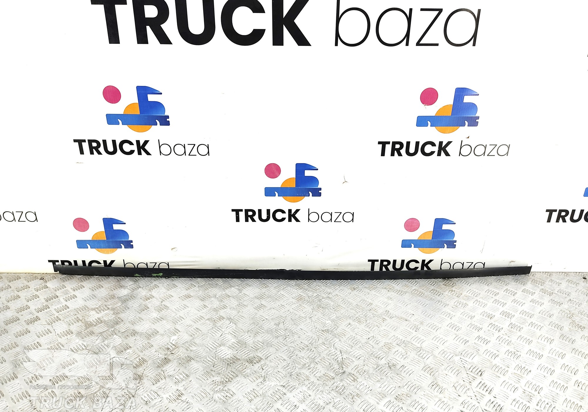 81629100338 Молдинг крыши левый для Man TGX