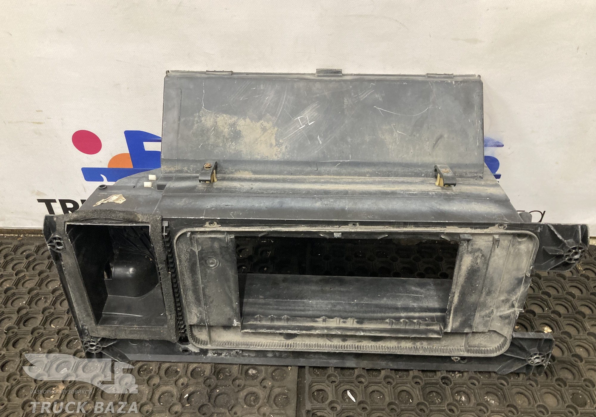 81619106047 Корпус салонного фильтра