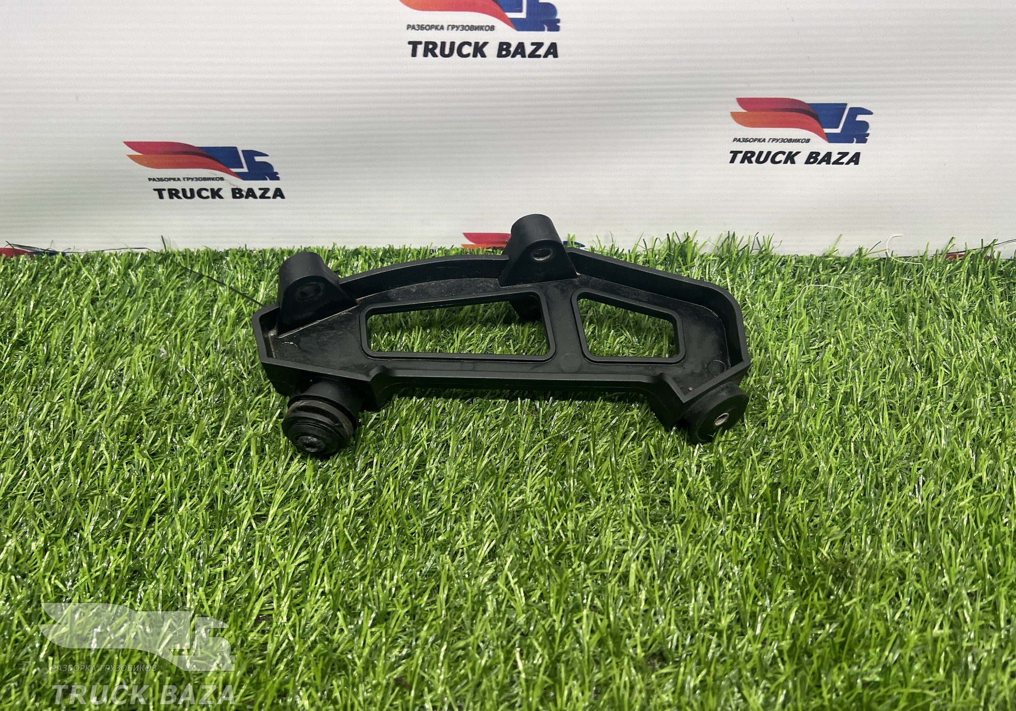 549018415030 Кронштейн солнцезащитного козырька для КАМАЗ 54901