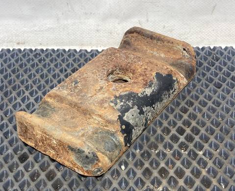 651152902412 Проставка стремянки рессоры для КАМАЗ 5490 (с 2013)