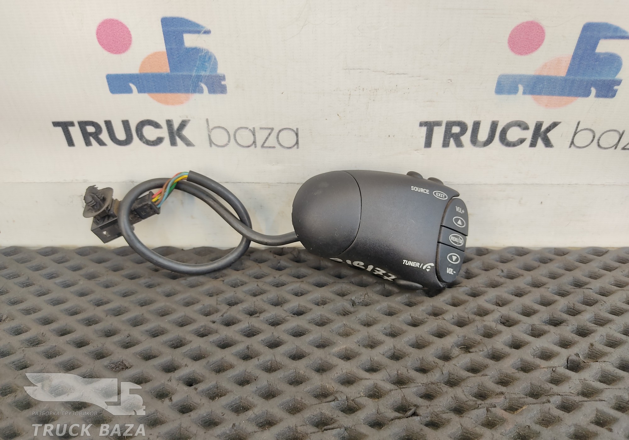 742101463901 Блок управления магнитолой для Renault Premium II (с 2005 по 2013)