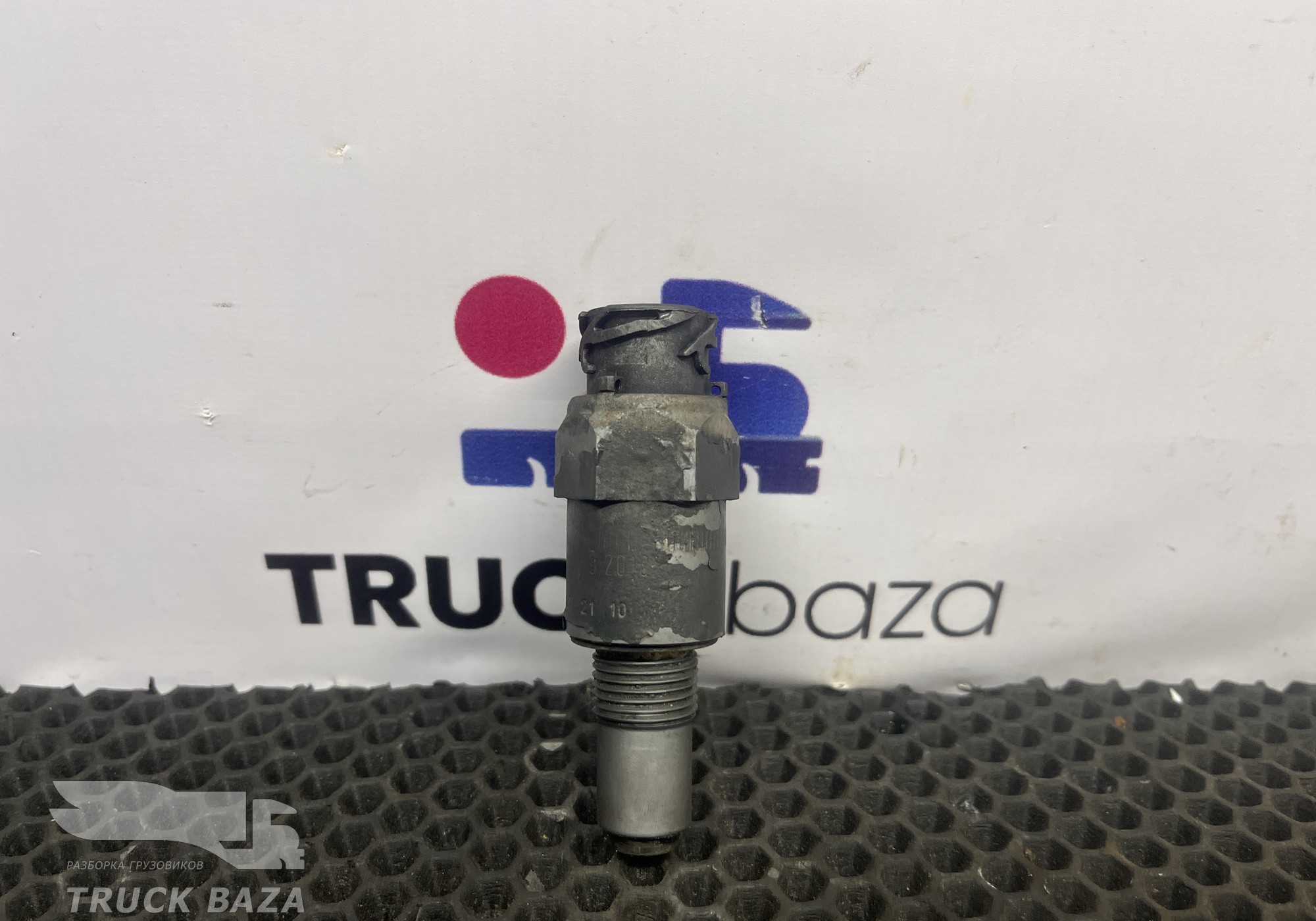 215920102501 Датчик оборотов вала КПП для Iveco