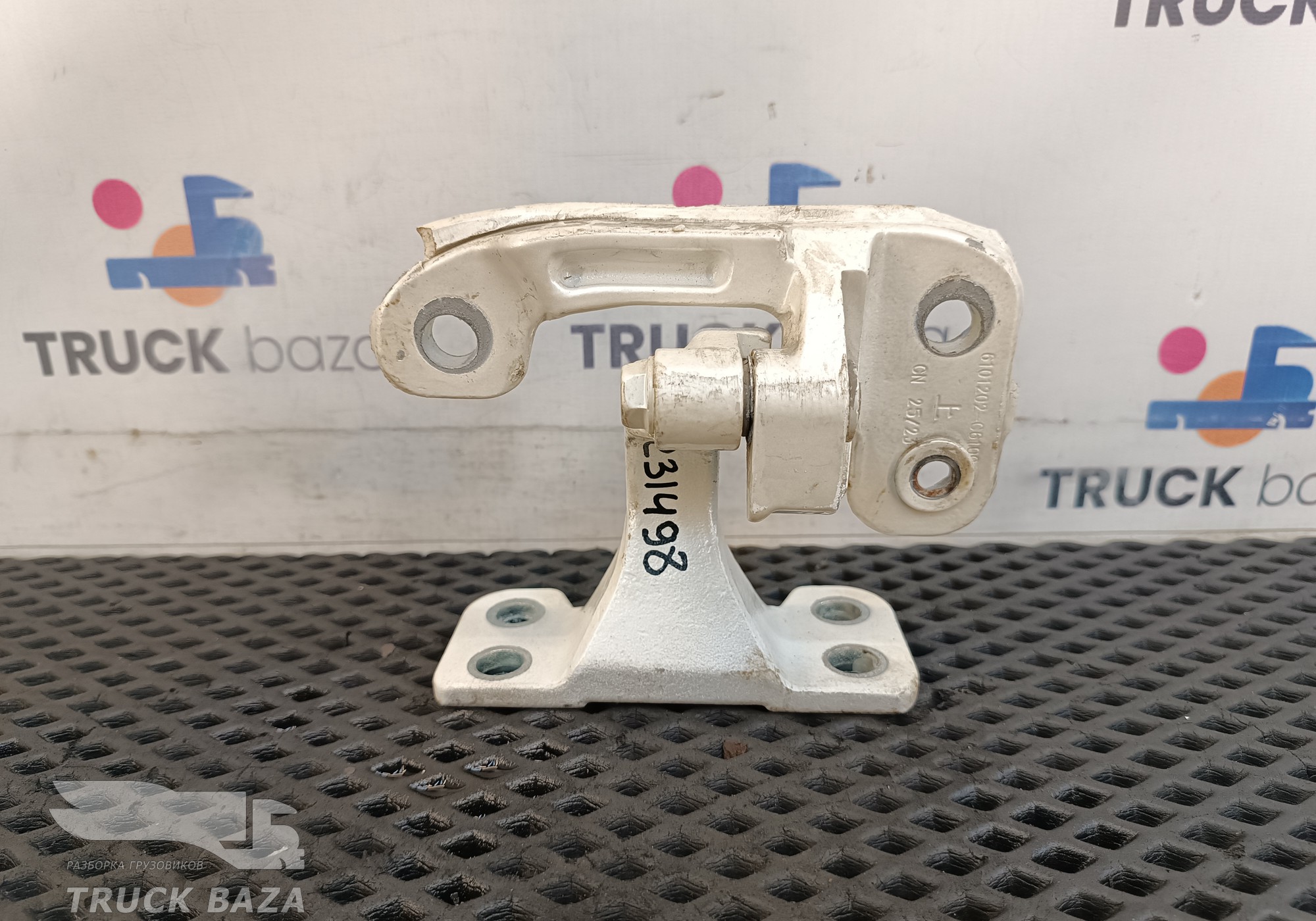 Петля двери правой верхняя для DongFeng GX DFH4180