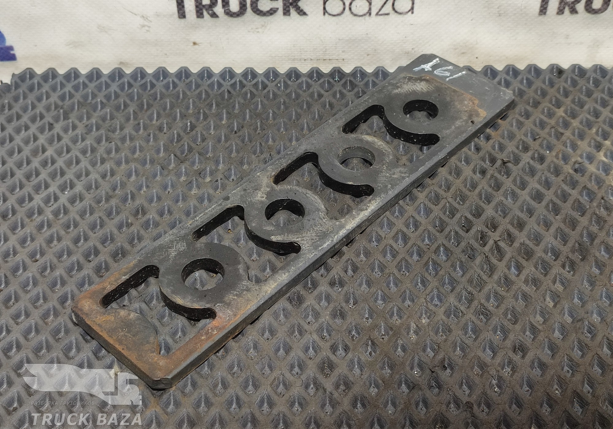 9604911518 Проставка топливного бака для Mercedes-Benz Actros New Actros MP4 (с 2011)