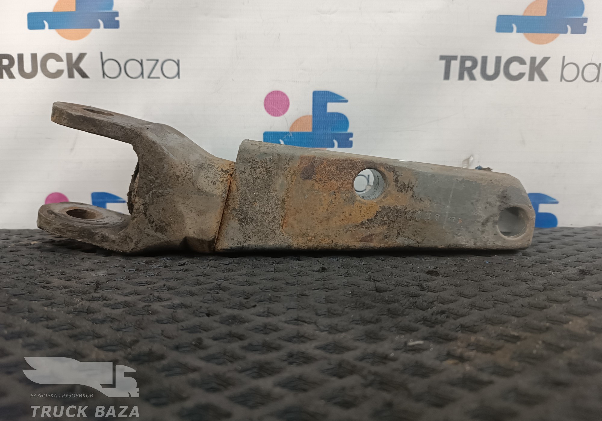 WG9100680665 Кронштейн амортизатора нижний для Sinotruk Howo HW76