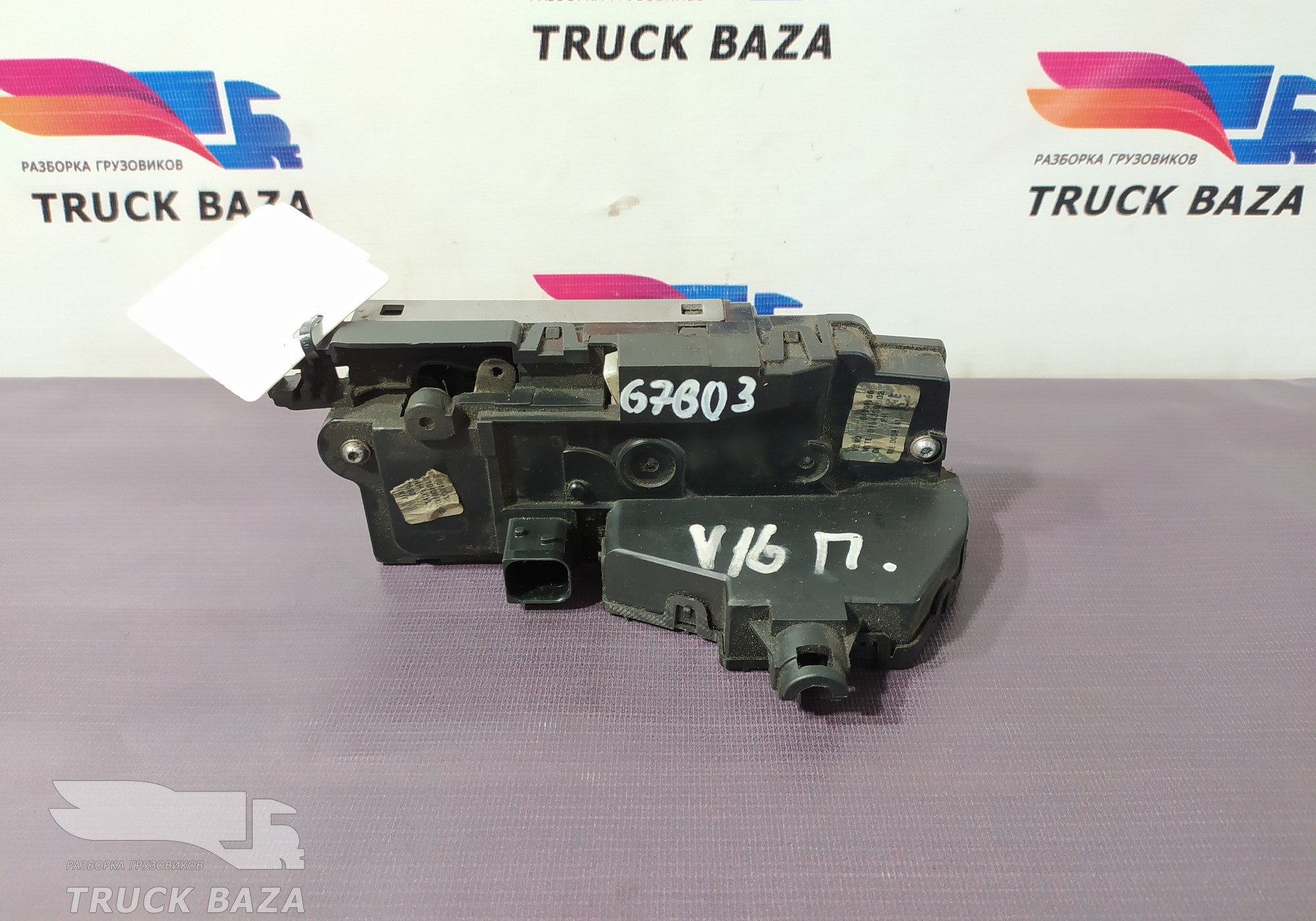 84086966 Замок двери правой для Renault T