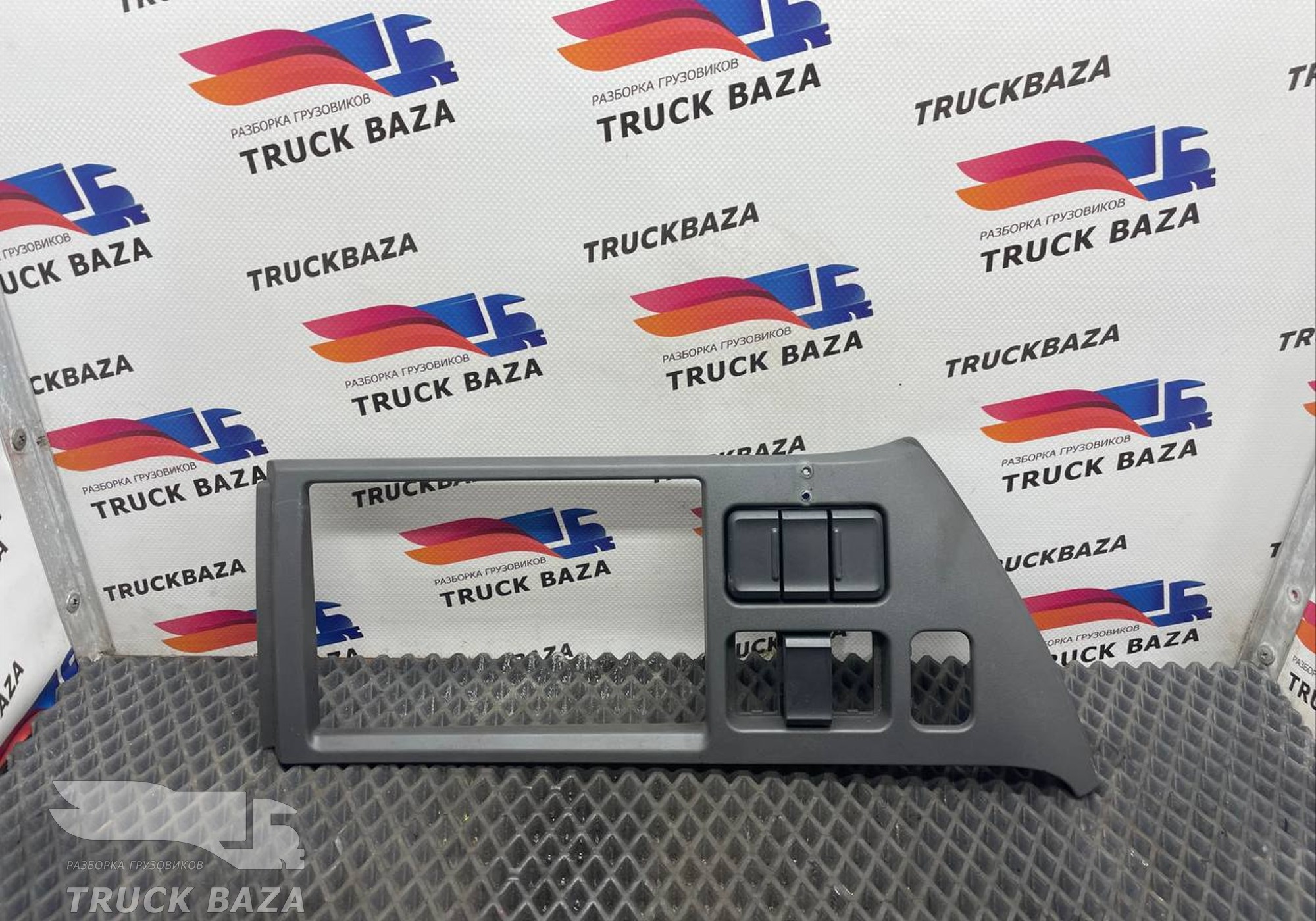 1951830 Накладка торпедо для Daf XF106 (с 2012)