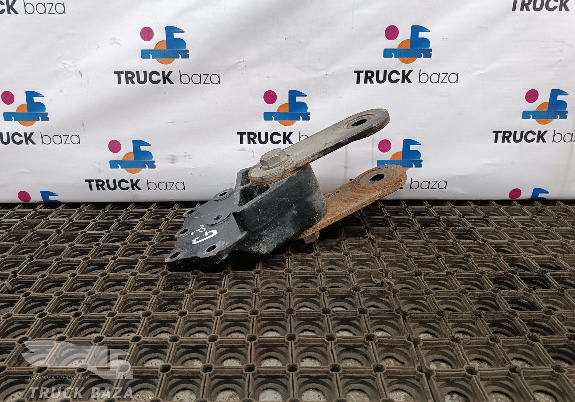 Кронштейн рессоры для DongFeng GX DFH4180