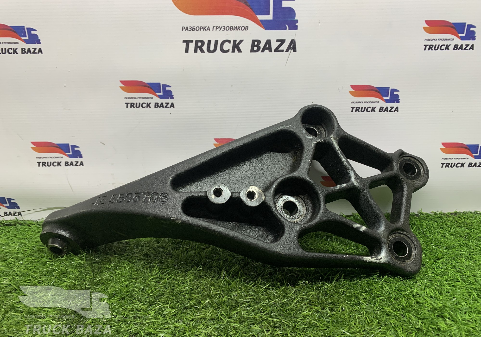 5585706 Кронштейн двигателя передний левый для DongFeng GX DFH4180