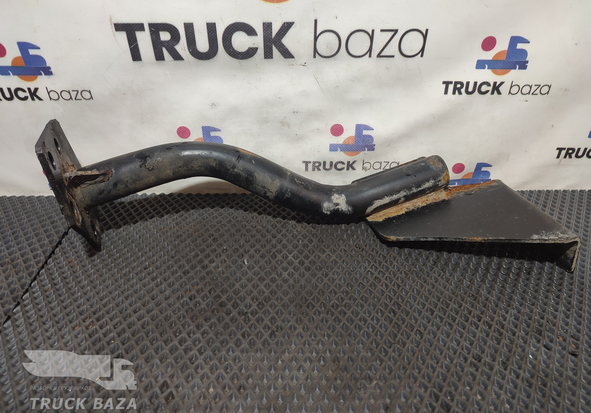 54901840515210 Кронштейн корпуса подножек правый для КАМАЗ 54901