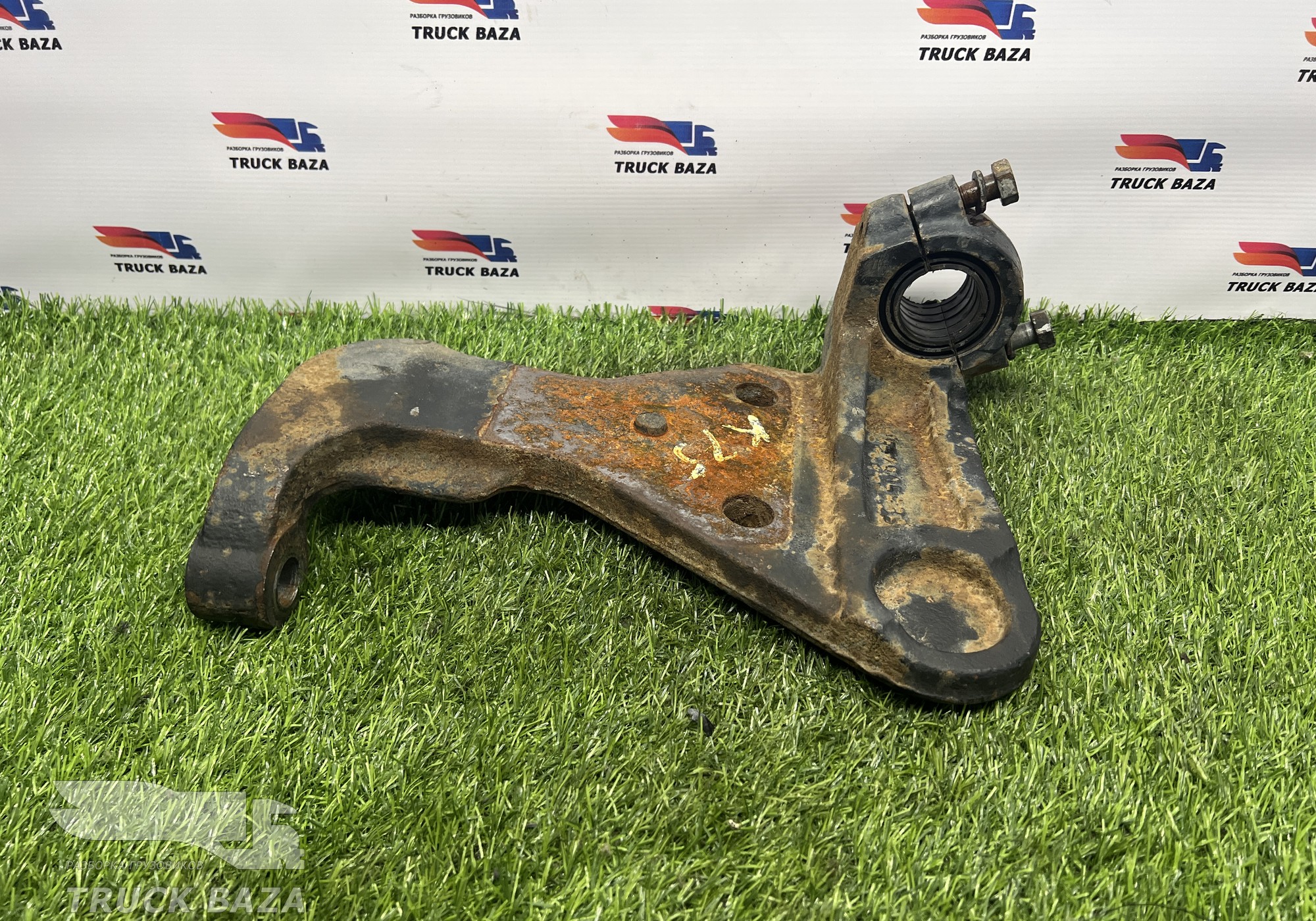 65952905535 Кронштейн амортизатора нижний левый для КАМАЗ 54901