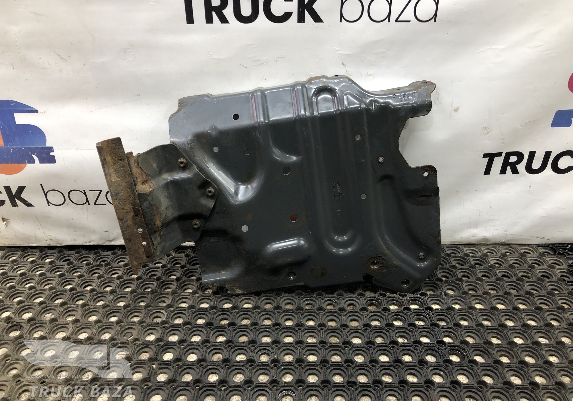 2105660 Кронштейн осушителя для Scania