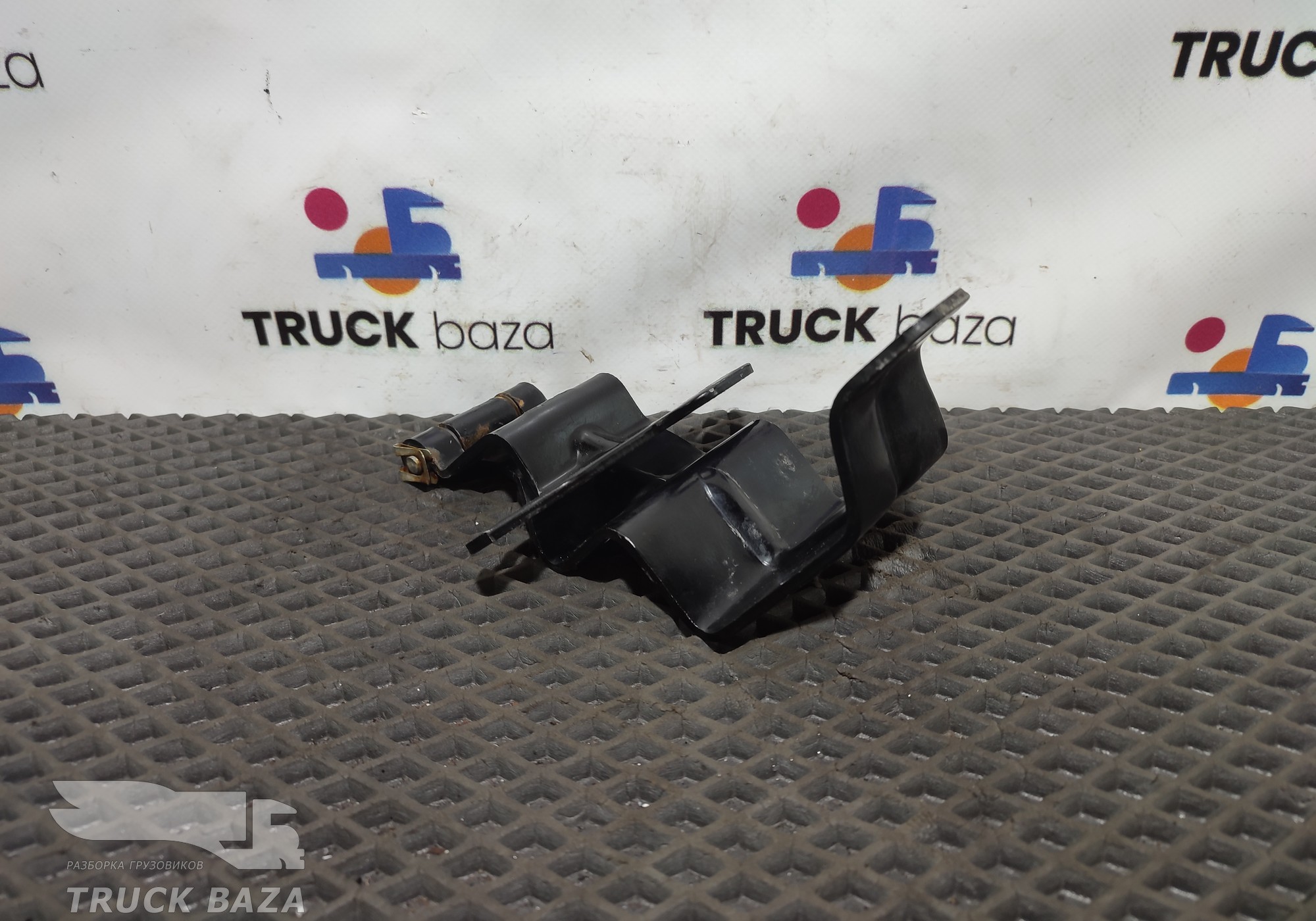 810W624400042 Петля капота для Sinotruk Sitrak C7H