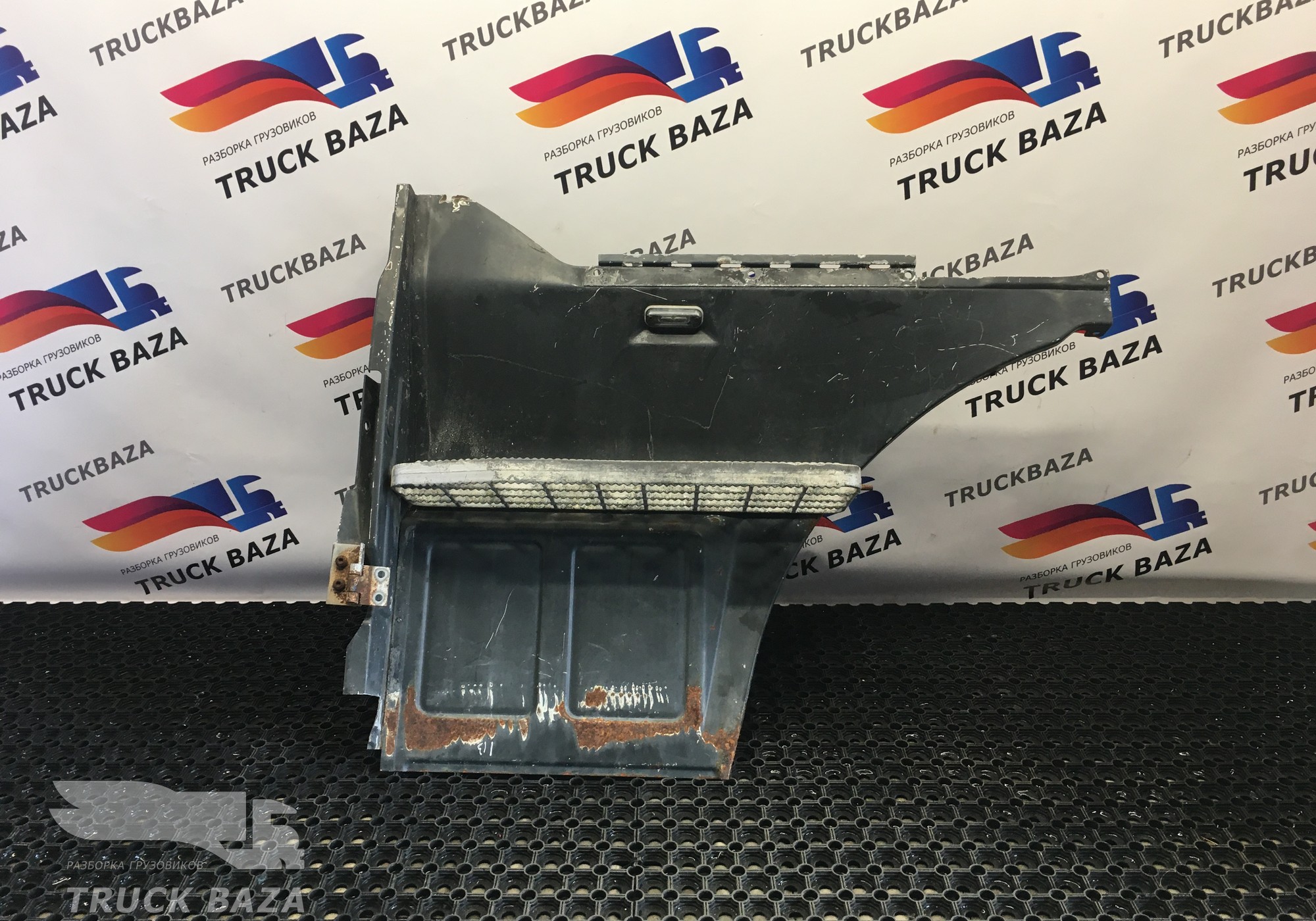 Корпус подножки левый для Scania 3-series T (с 1988 по 1997)