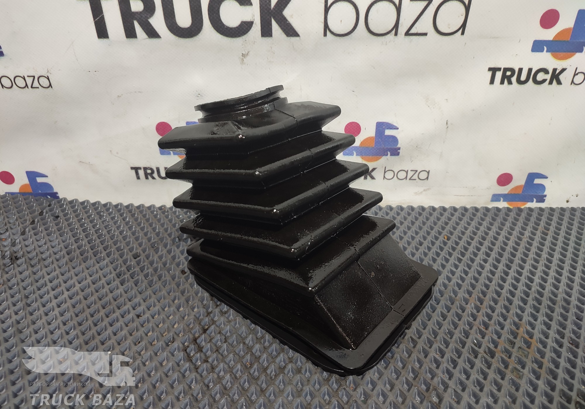 1306211 Кожух рулевого кардана