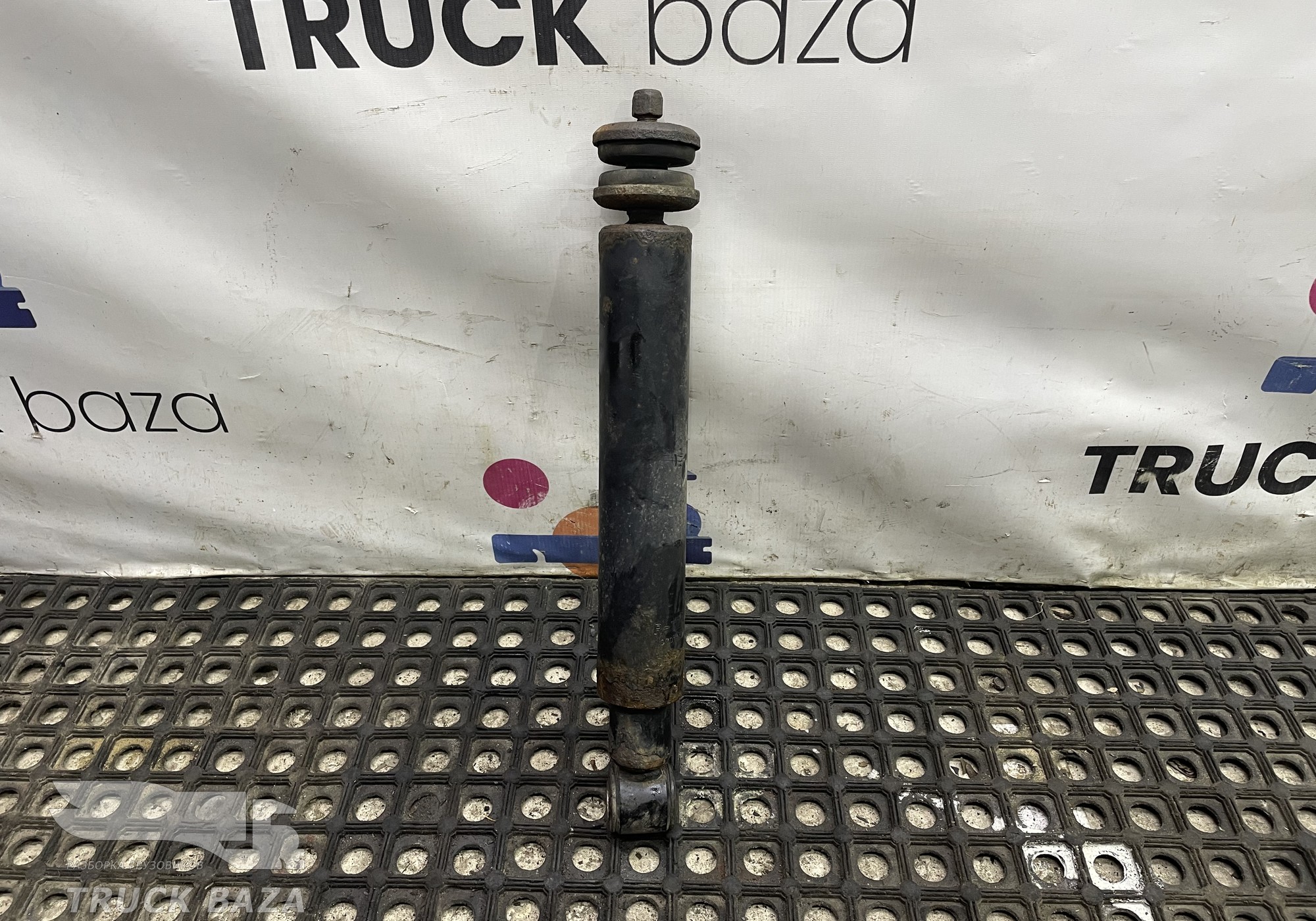 1390898 Амортизатор передний