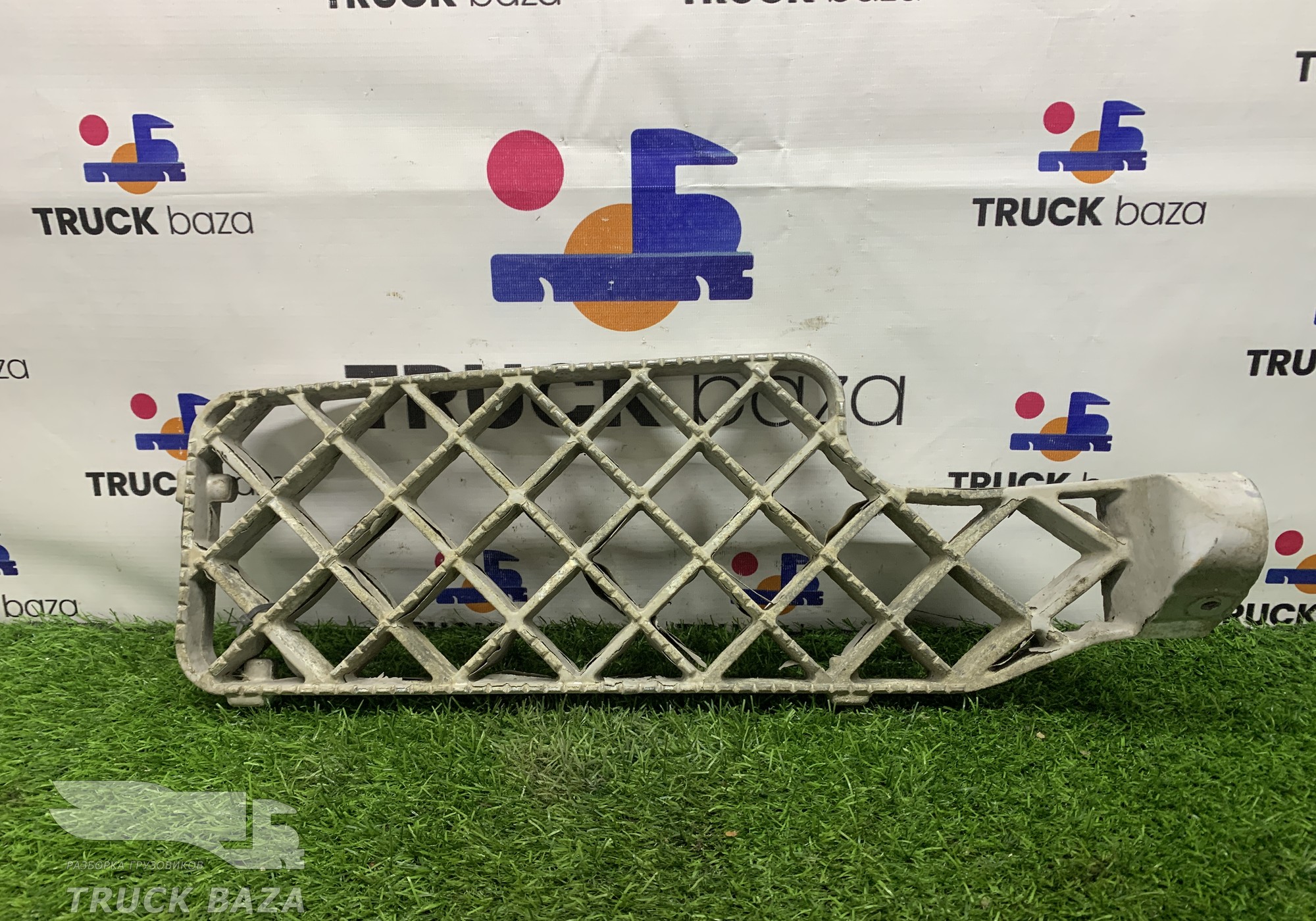 1535036 Площадка подножки верхняя правая